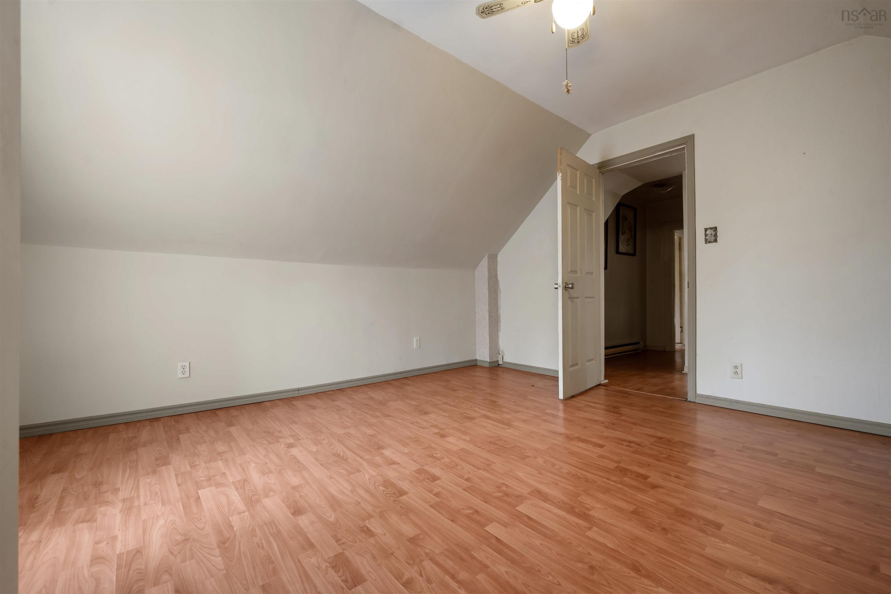 $187,900.00: 50 High Street, Trenton