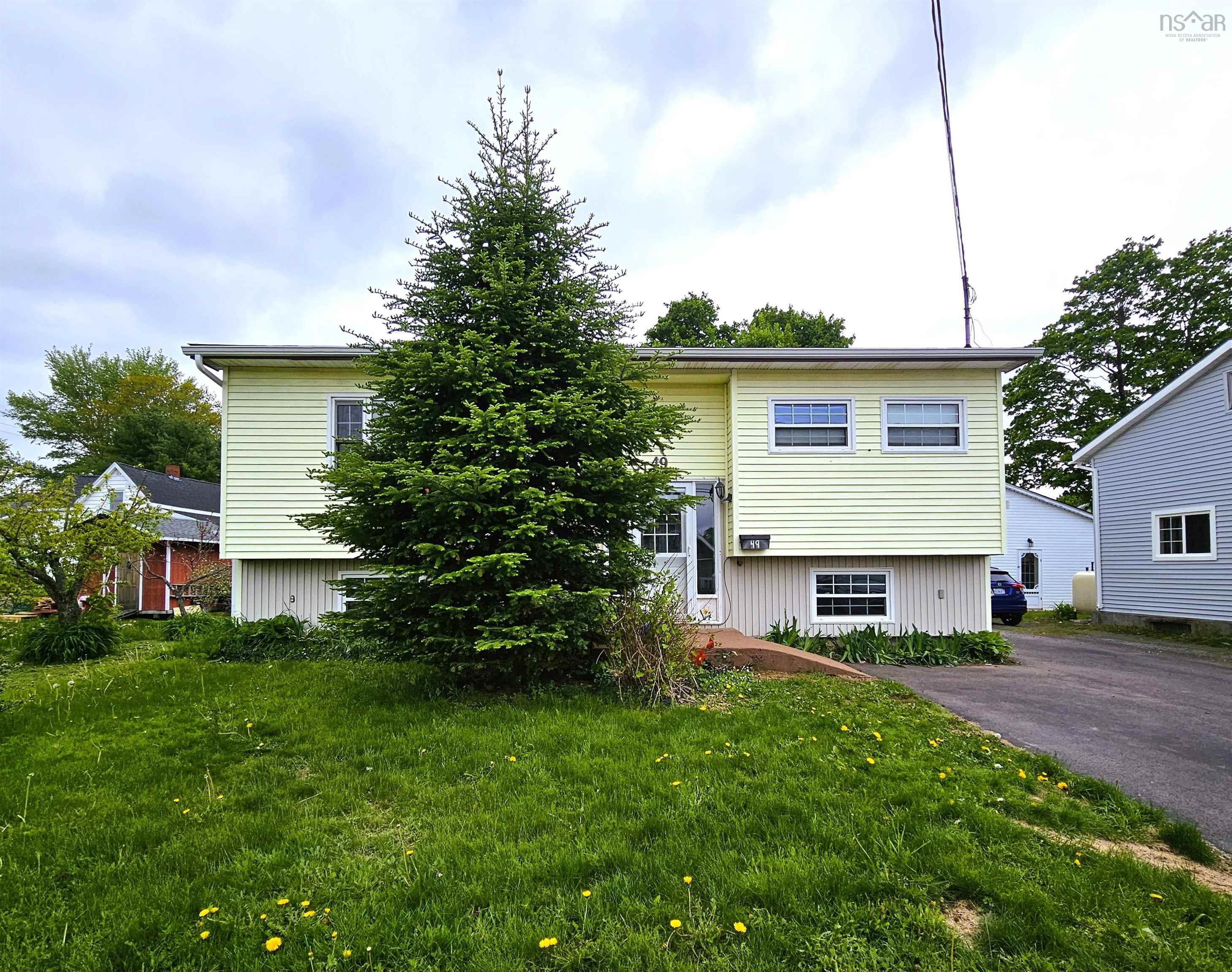 $259,900.00: 49 Hill Street, Amherst