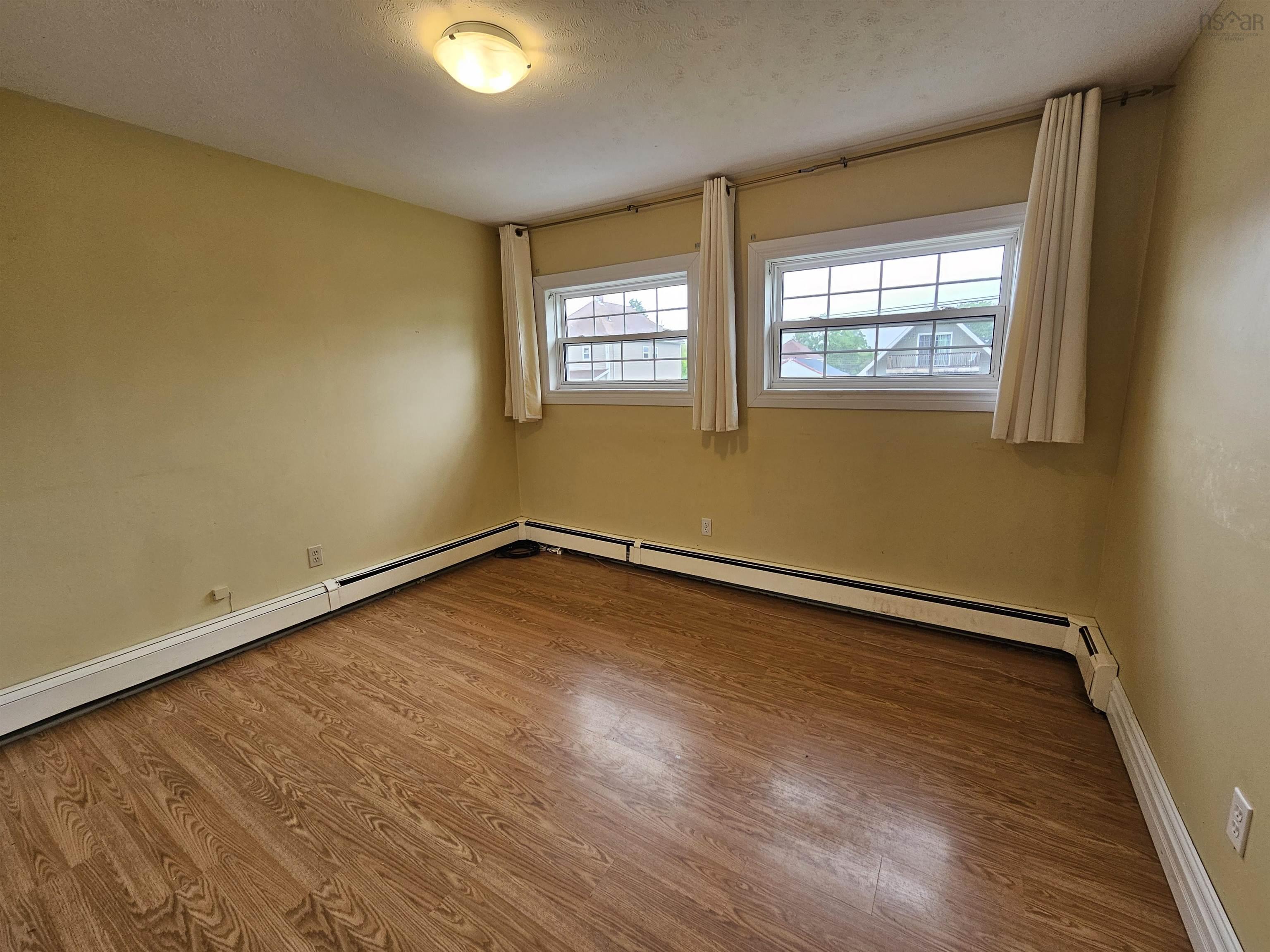 $259,900.00: 49 Hill Street, Amherst