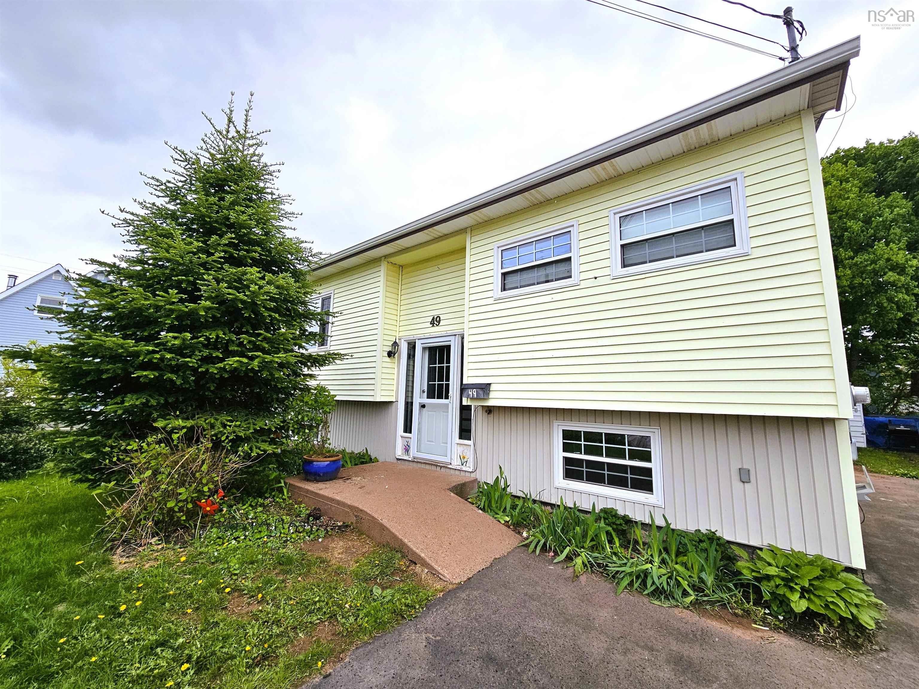 $259,900.00: 49 Hill Street, Amherst