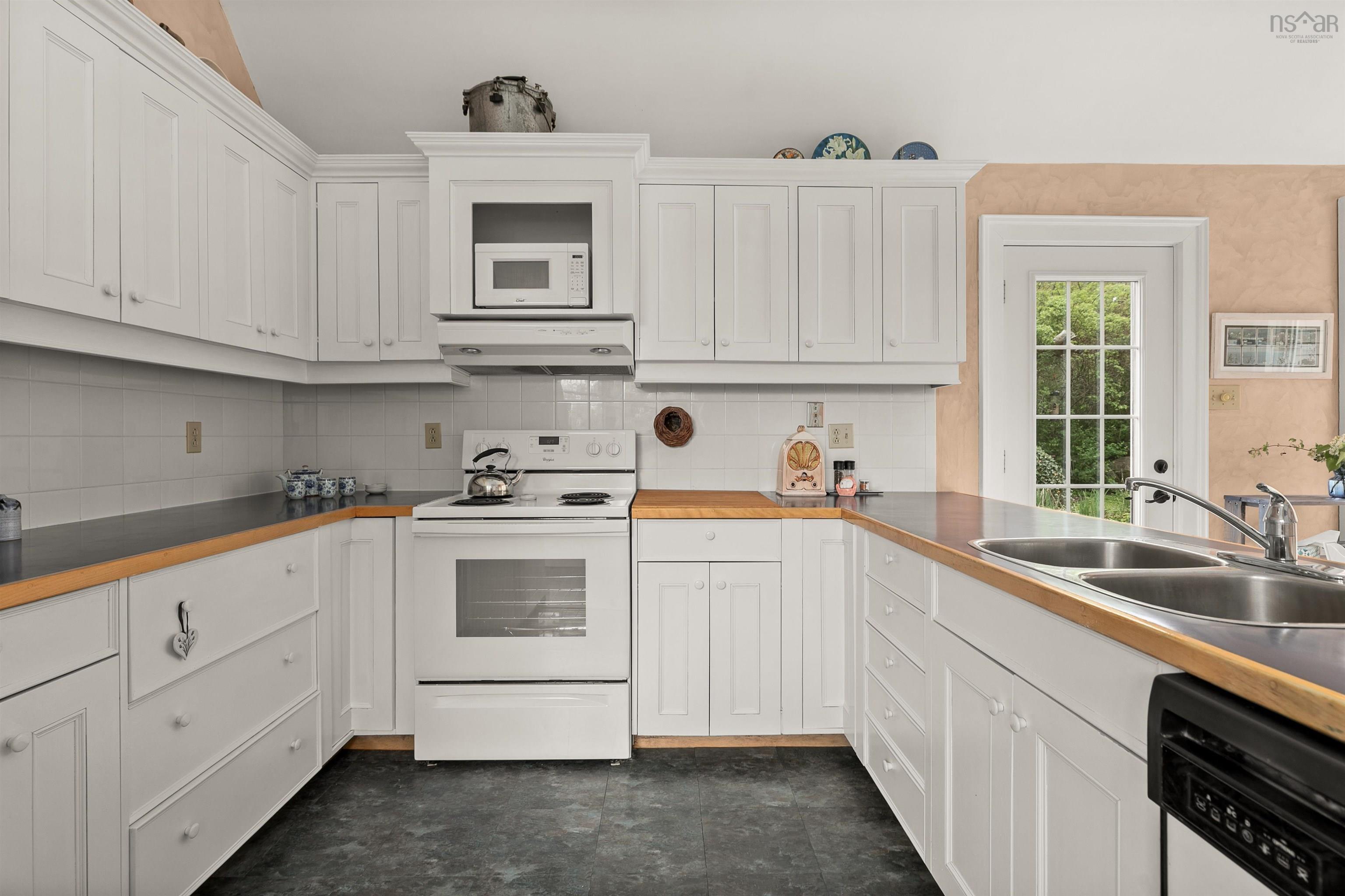10317 St Margarets Bay Road, Hubbards, NS (MLS 202612866)