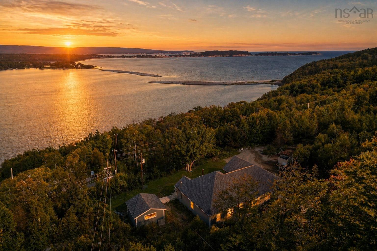 $599,900.00: 39170 CABOT TRAIL Road, Ingonish