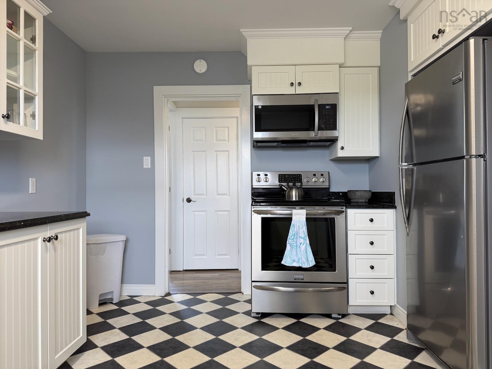 $499,900.00: 3160 Main Shore Road, Port Maitland