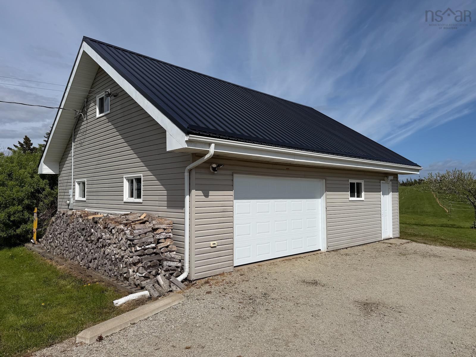 $499,900.00: 3160 Main Shore Road, Port Maitland