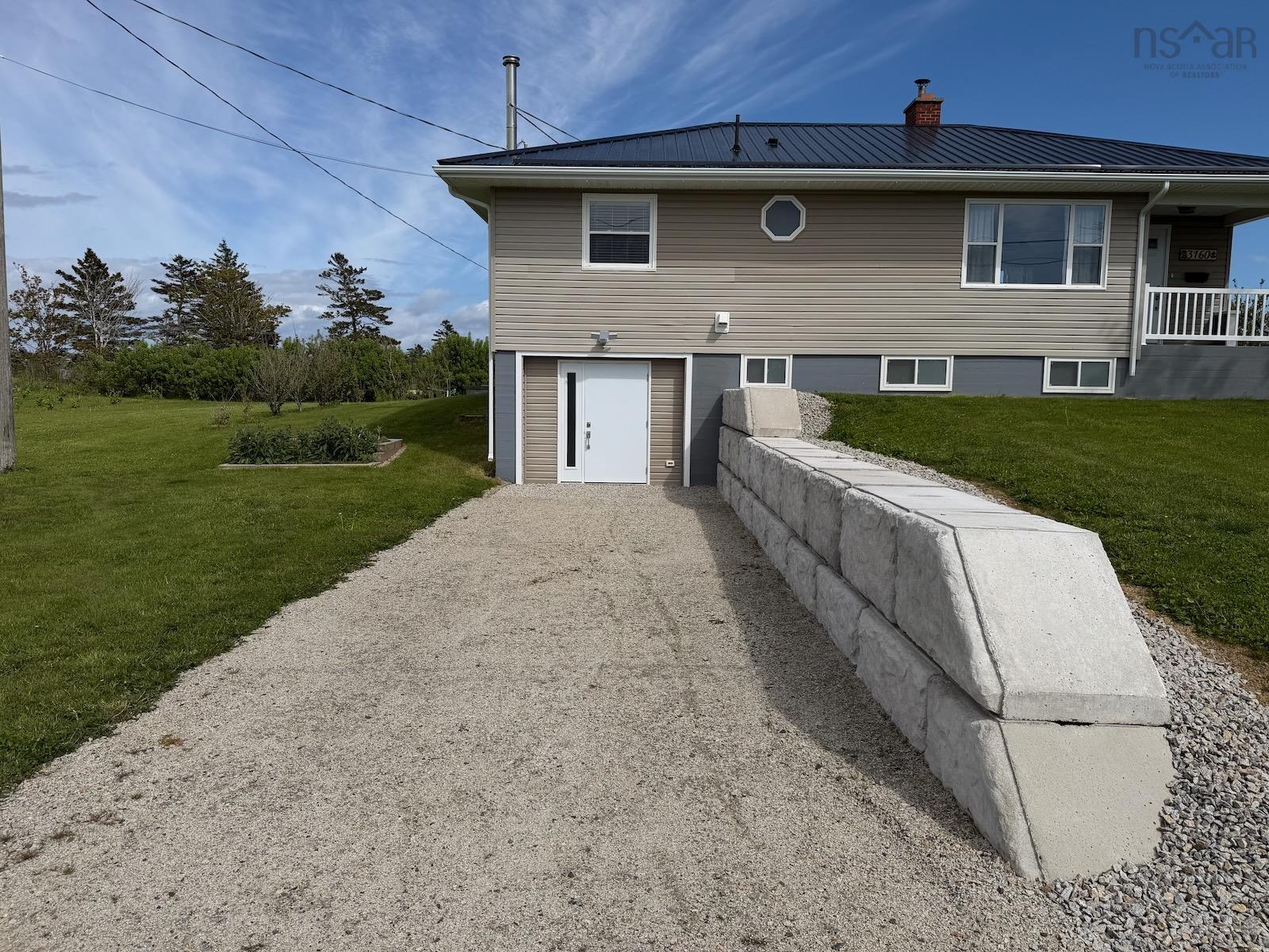 $499,900.00: 3160 Main Shore Road, Port Maitland