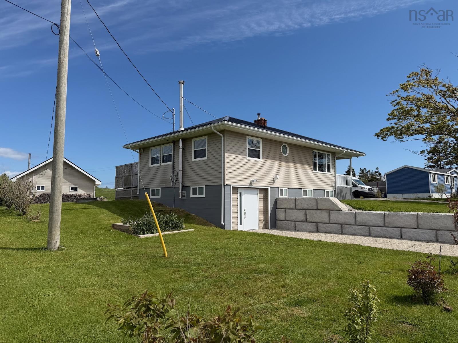 $499,900.00: 3160 Main Shore Road, Port Maitland