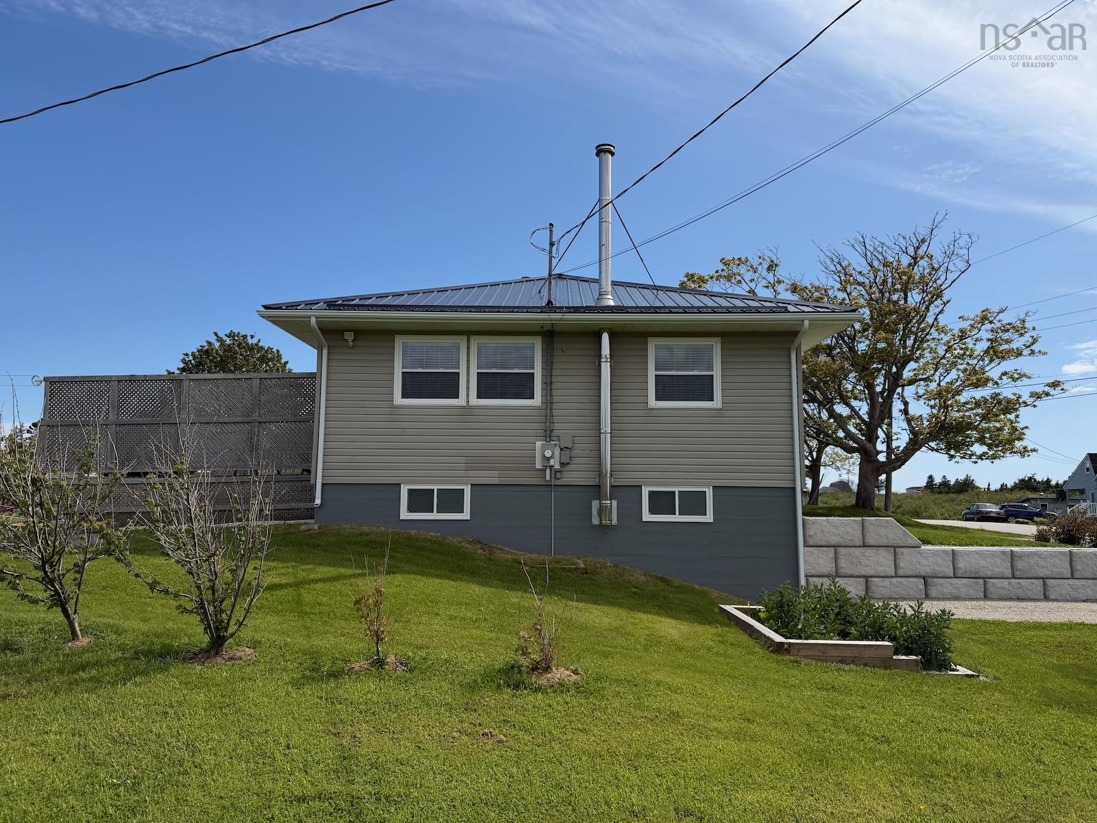 $499,900.00: 3160 Main Shore Road, Port Maitland