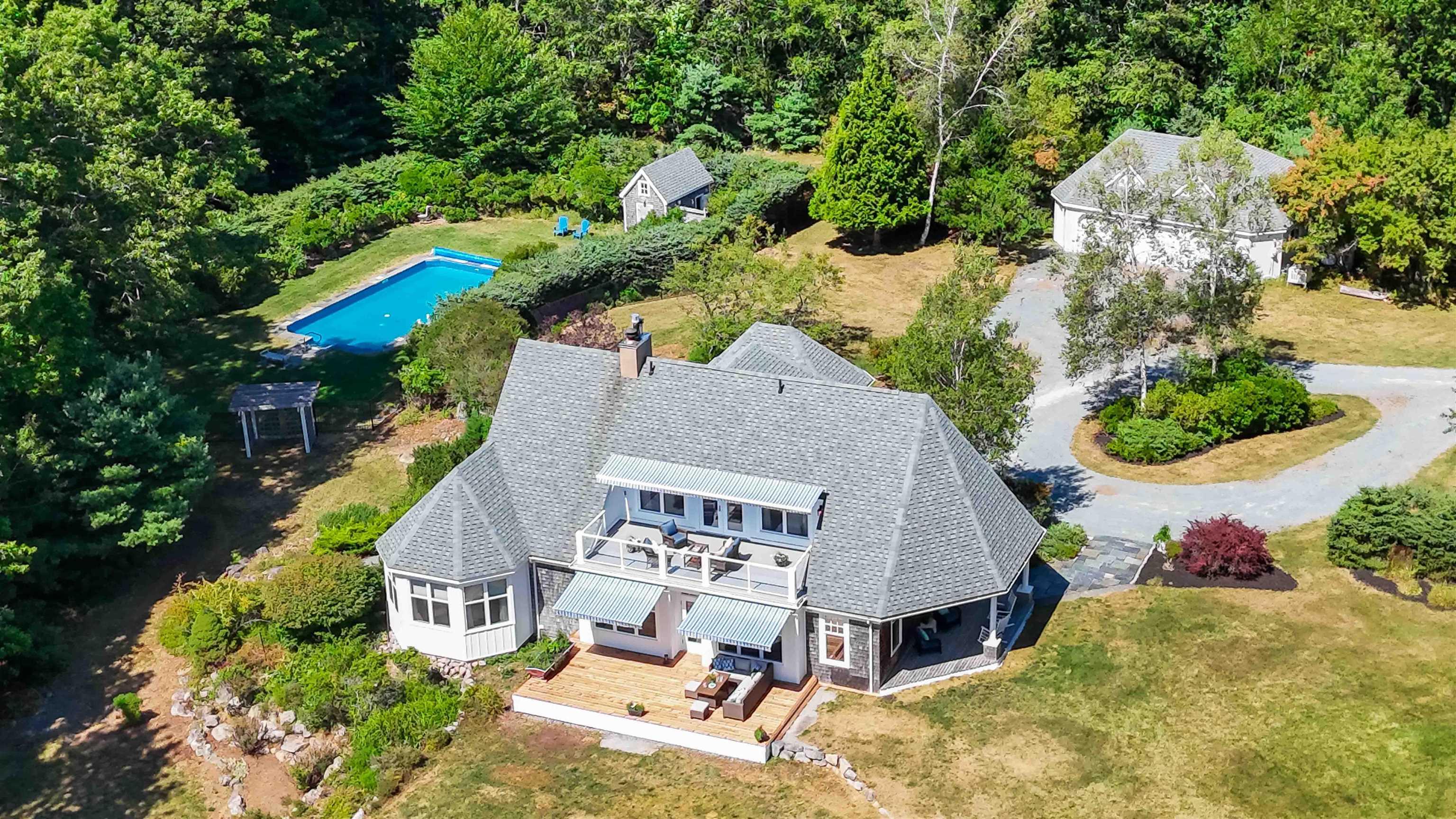 $1,600,000.00: 626 Sleepy Hollow Road, Oakland