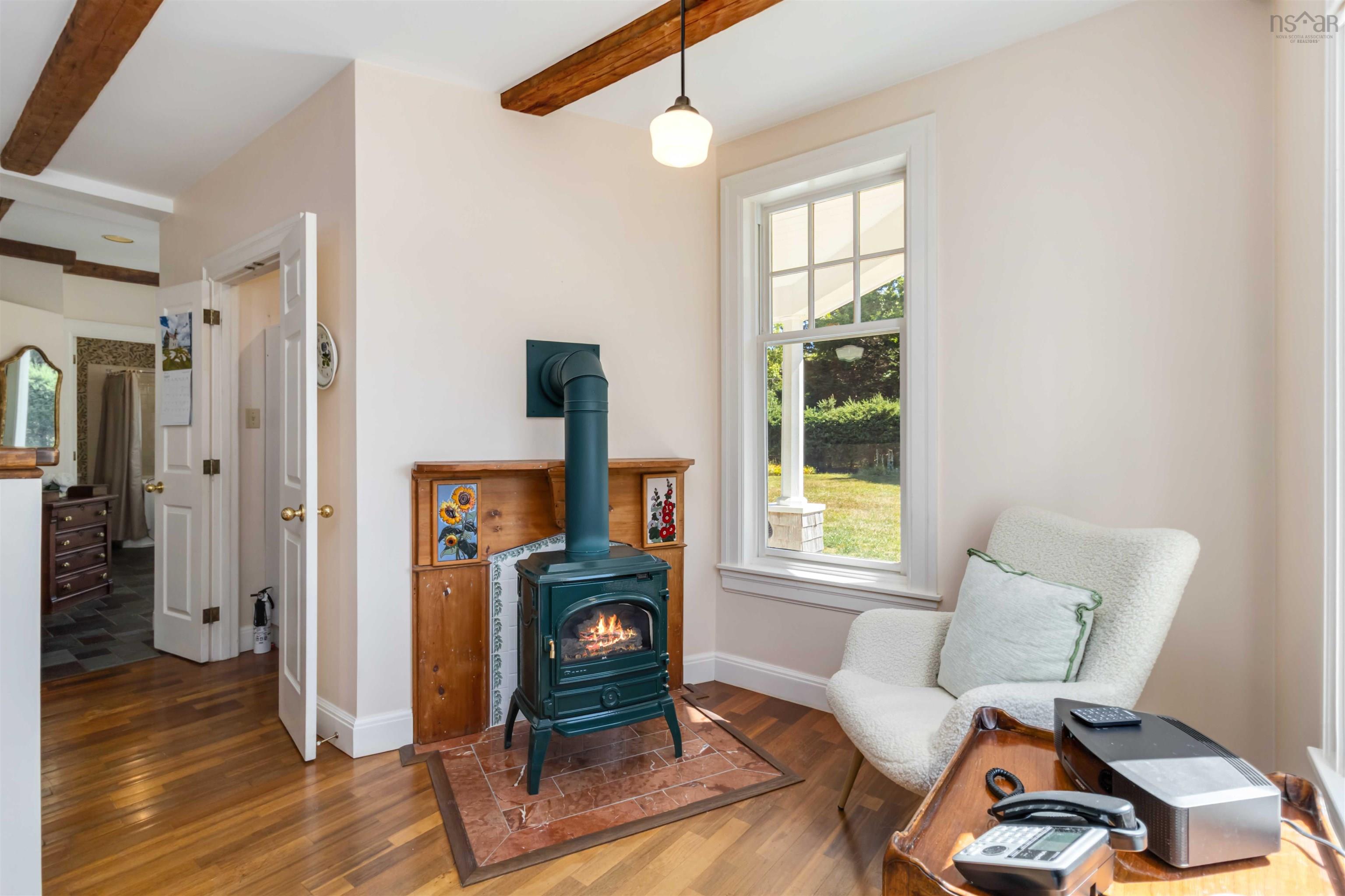 $1,600,000.00: 626 Sleepy Hollow Road, Oakland