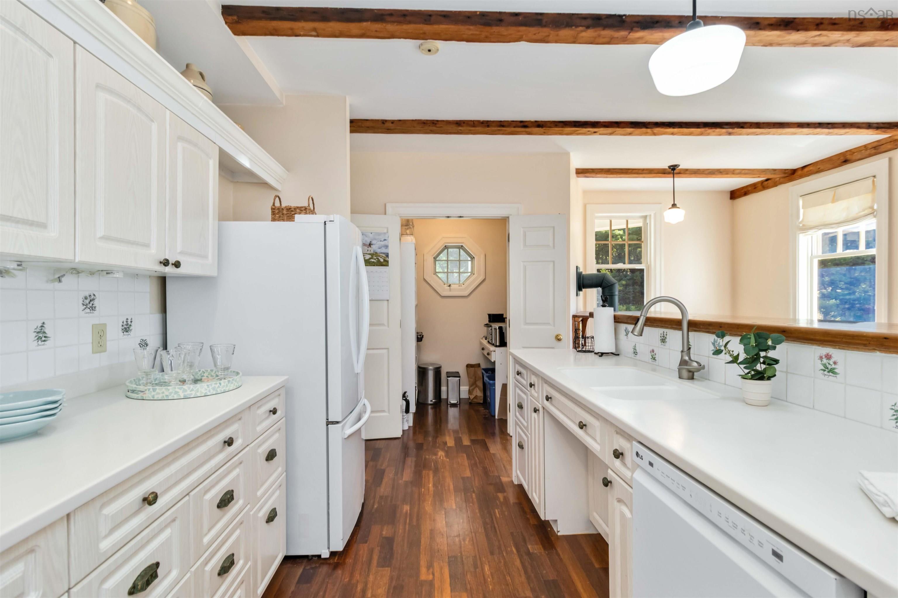 $1,600,000.00: 626 Sleepy Hollow Road, Oakland