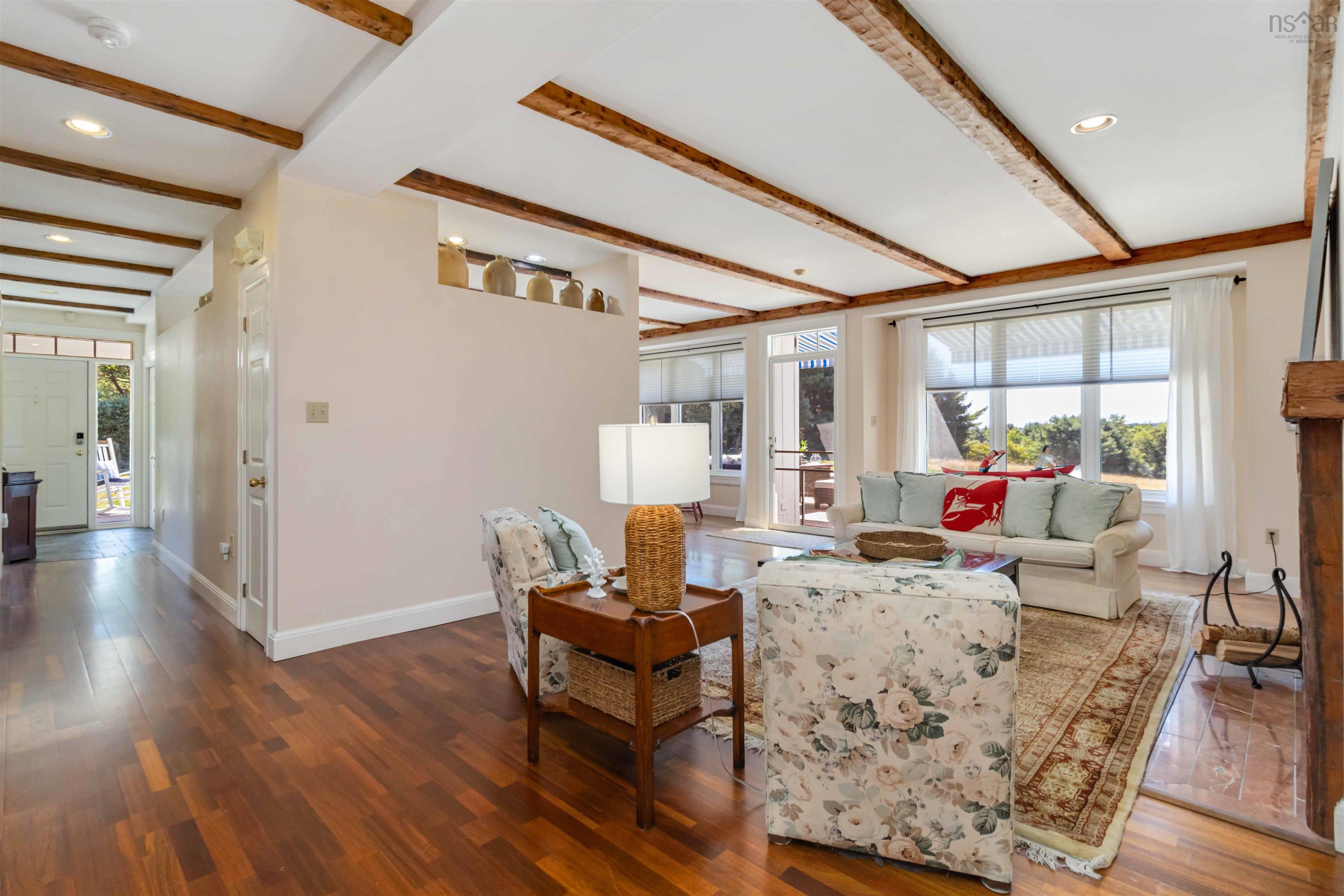 $1,600,000.00: 626 Sleepy Hollow Road, Oakland