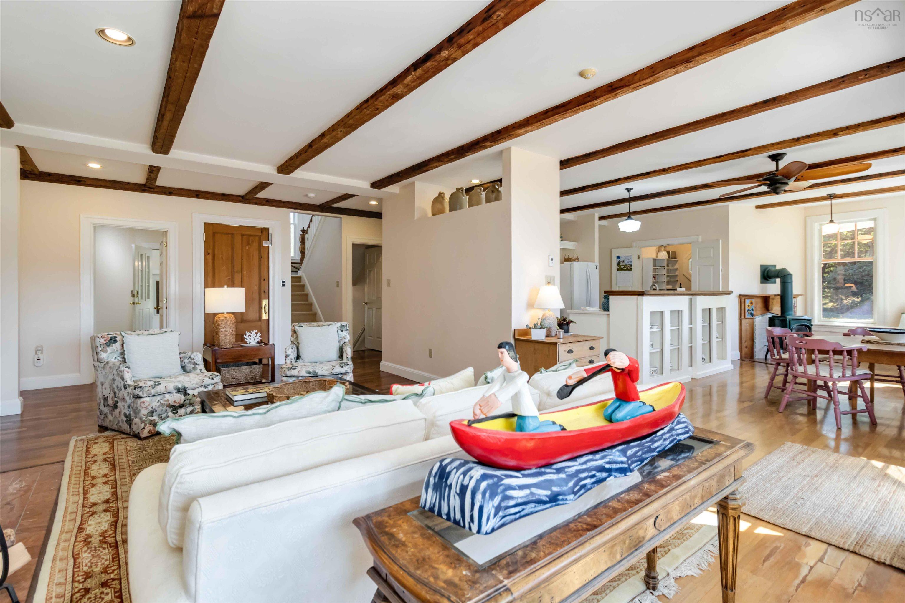 $1,600,000.00: 626 Sleepy Hollow Road, Oakland