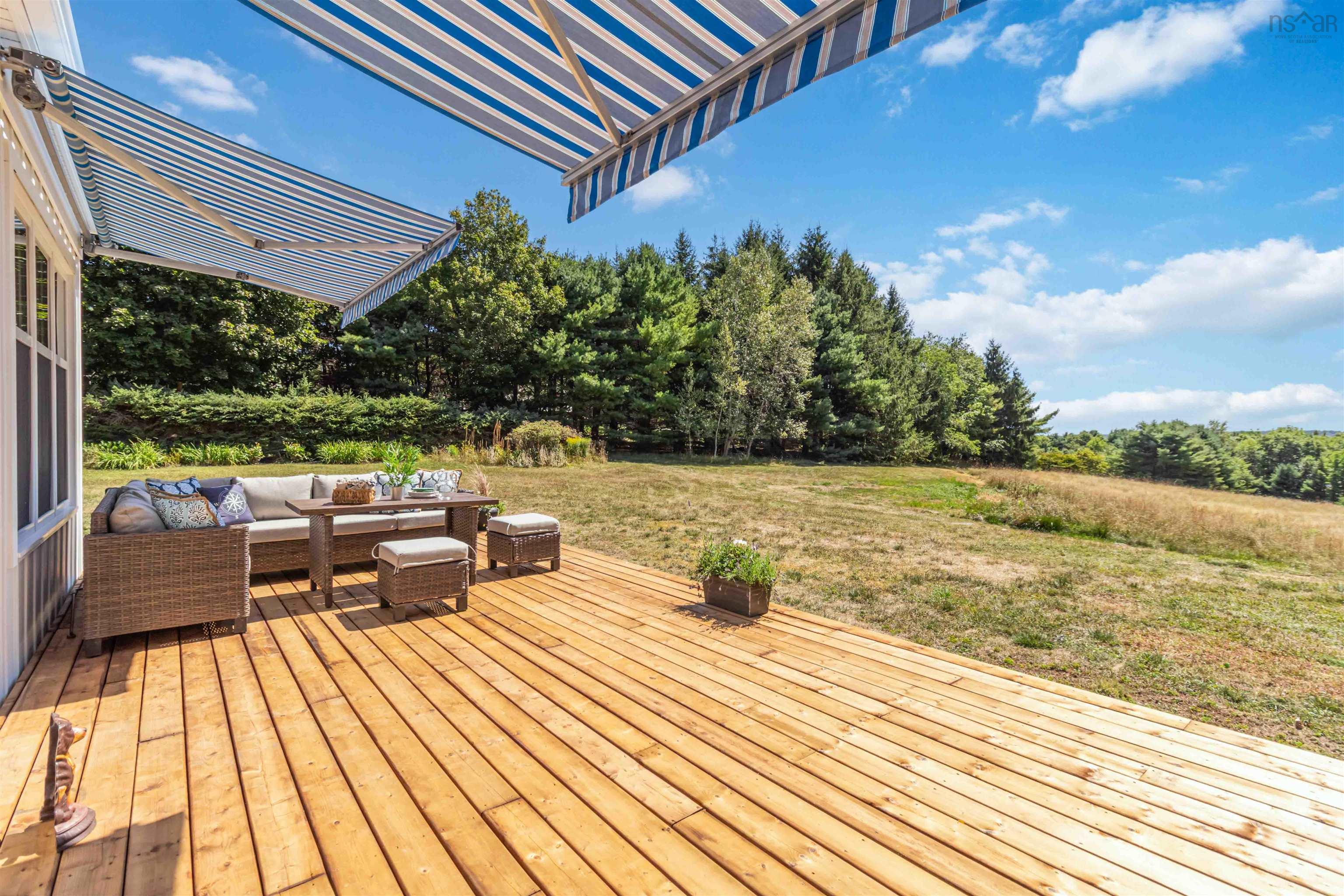 $1,600,000.00: 626 Sleepy Hollow Road, Oakland