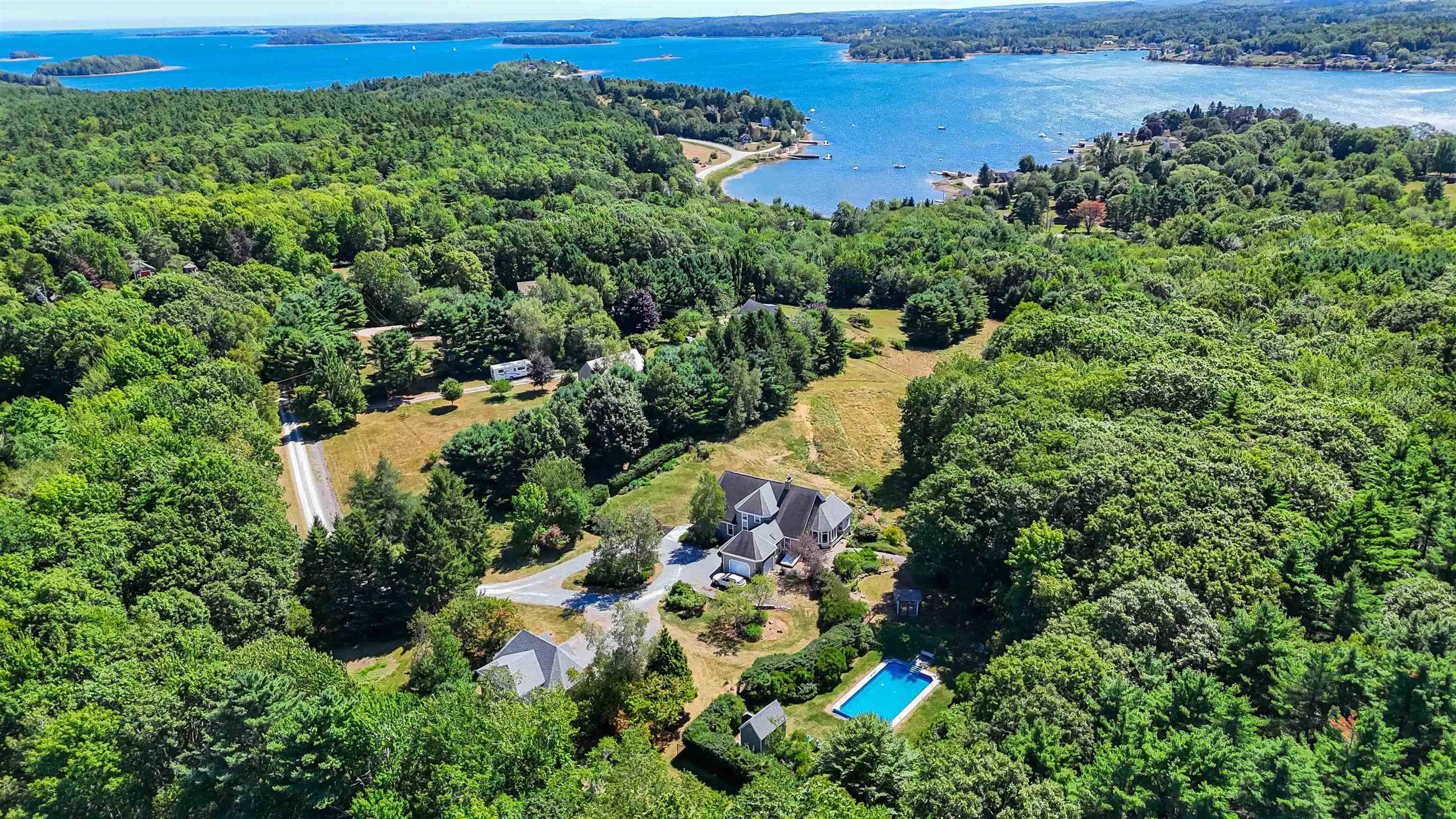 $1,600,000.00: 626 Sleepy Hollow Road, Oakland