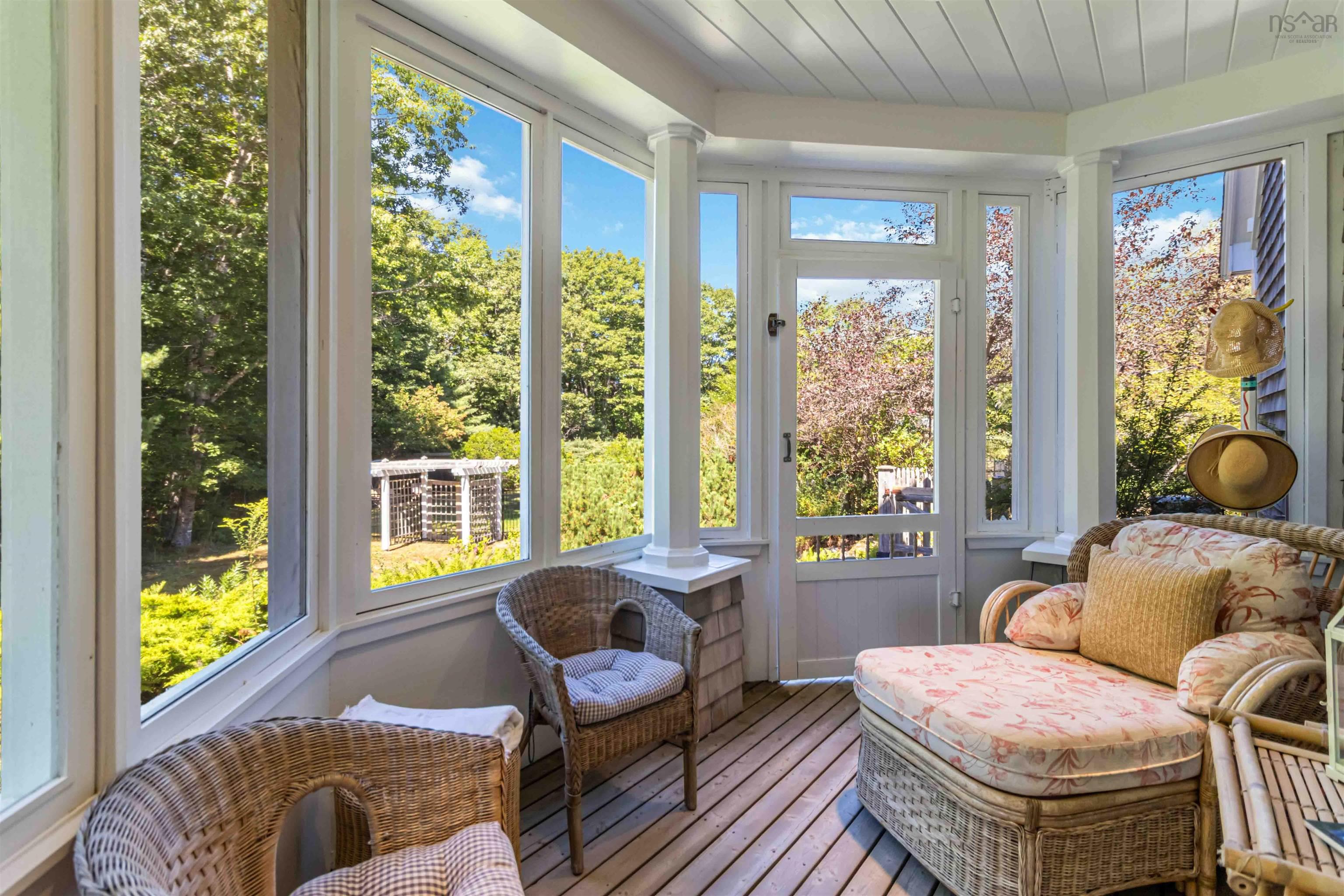 $1,600,000.00: 626 Sleepy Hollow Road, Oakland