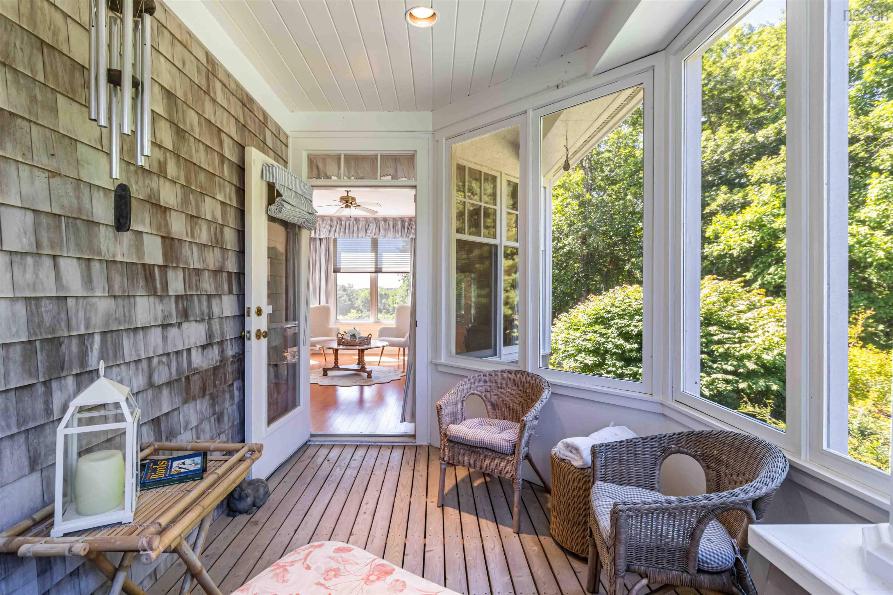 $1,600,000.00: 626 Sleepy Hollow Road, Oakland