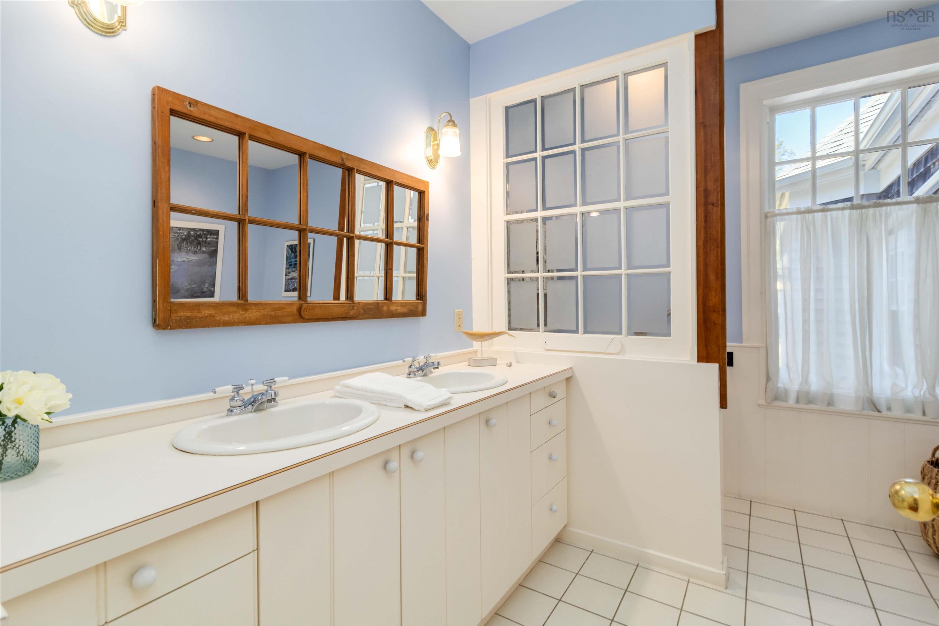 $1,600,000.00: 626 Sleepy Hollow Road, Oakland