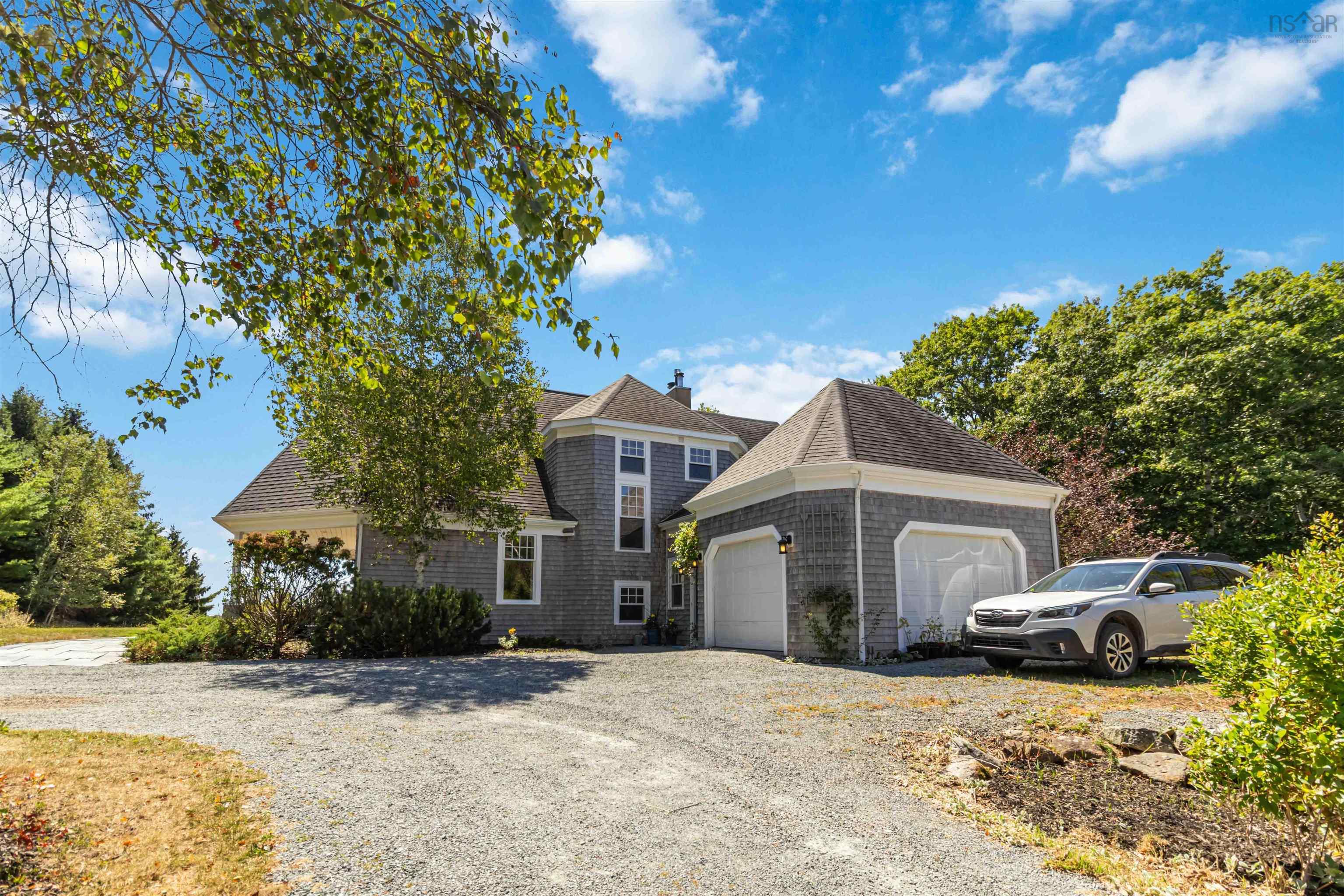 $1,600,000.00: 626 Sleepy Hollow Road, Oakland