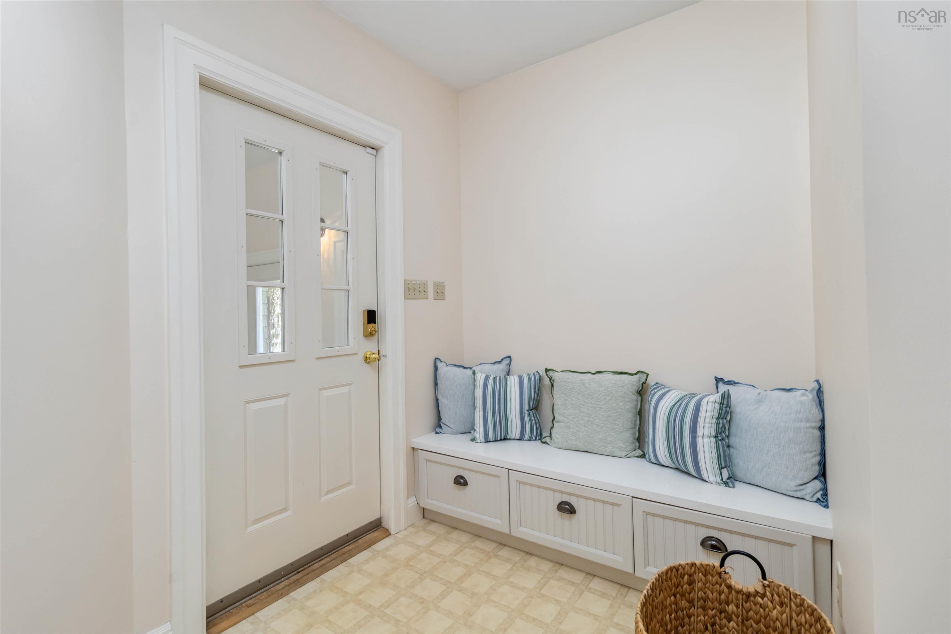 $1,600,000.00: 626 Sleepy Hollow Road, Oakland