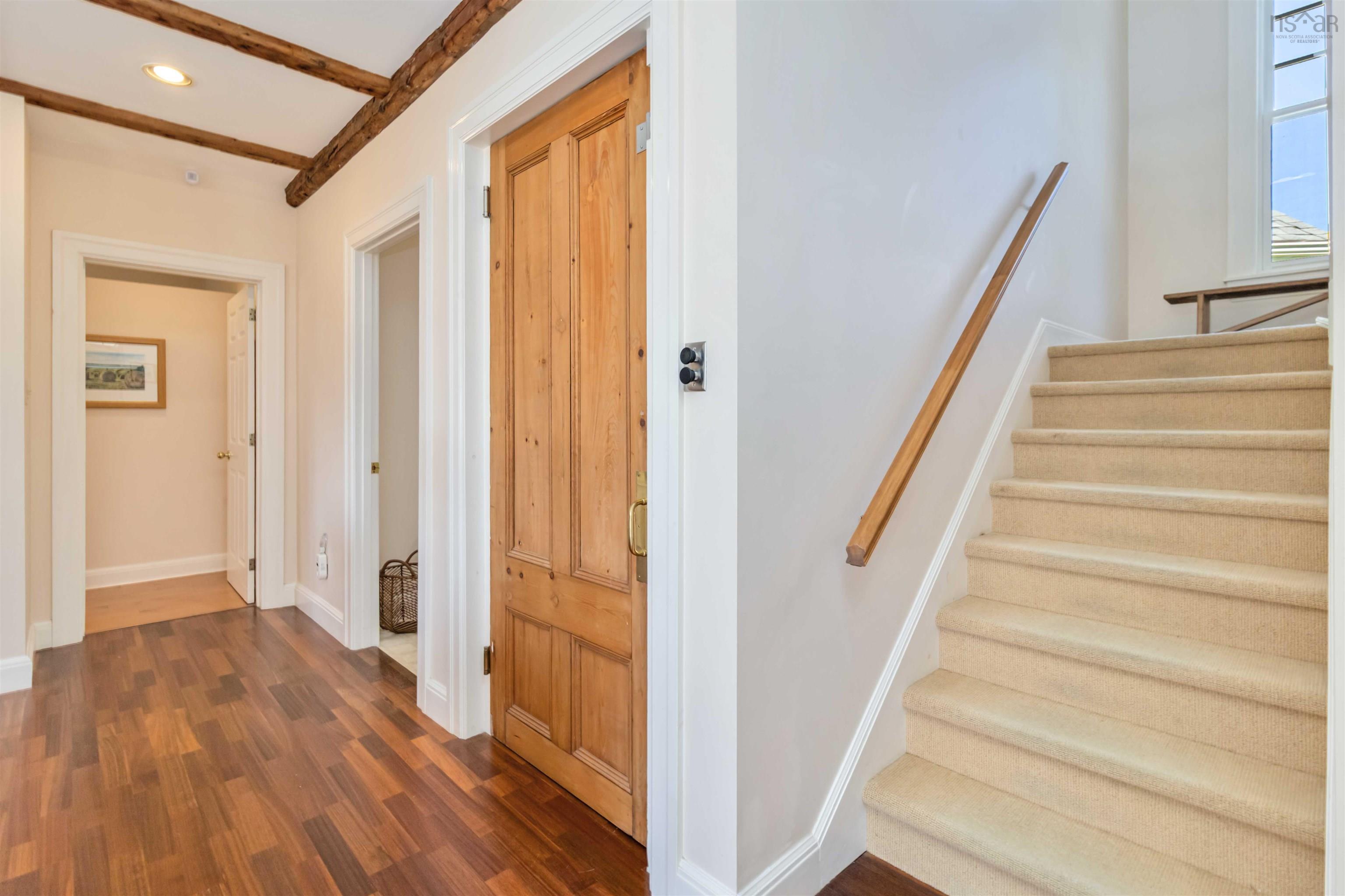 $1,600,000.00: 626 Sleepy Hollow Road, Oakland