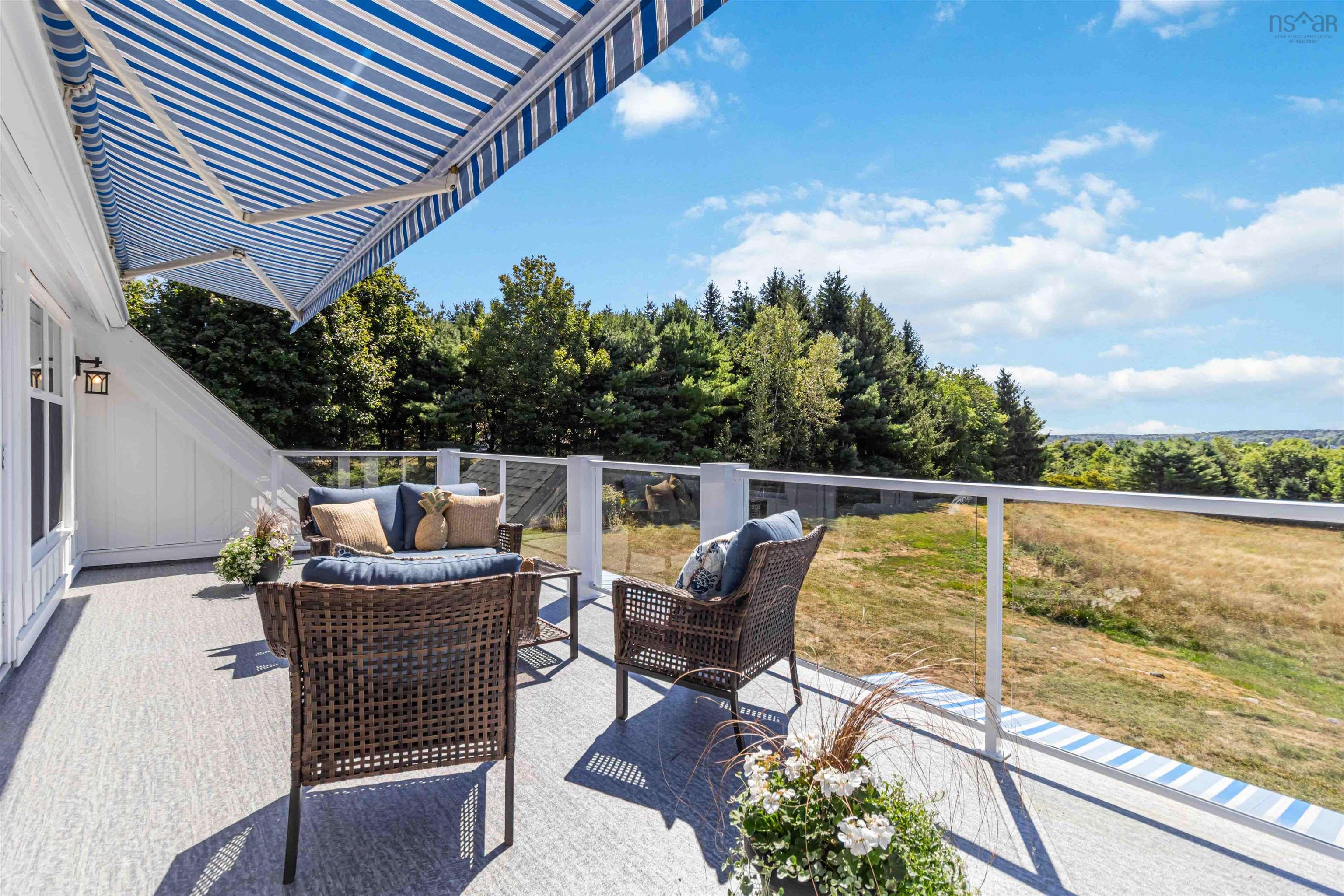 $1,600,000.00: 626 Sleepy Hollow Road, Oakland