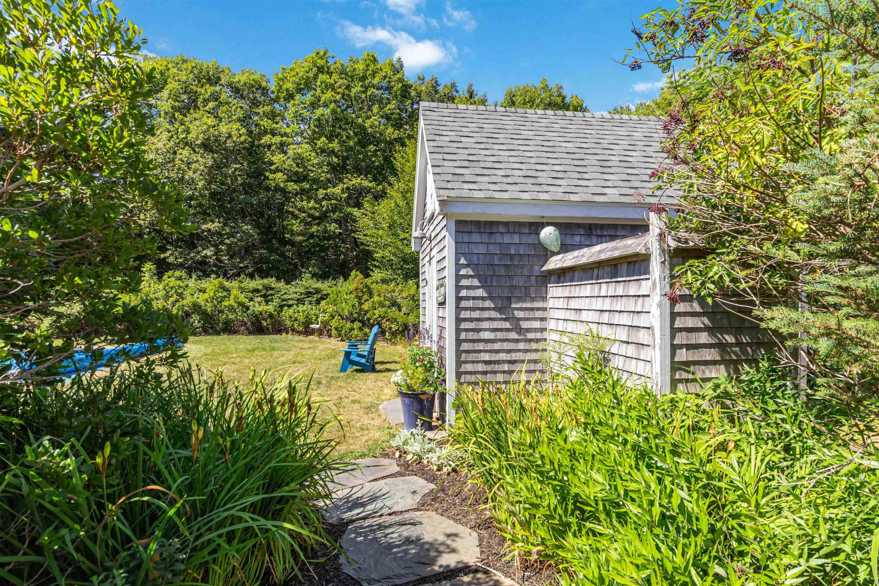 $1,600,000.00: 626 Sleepy Hollow Road, Oakland