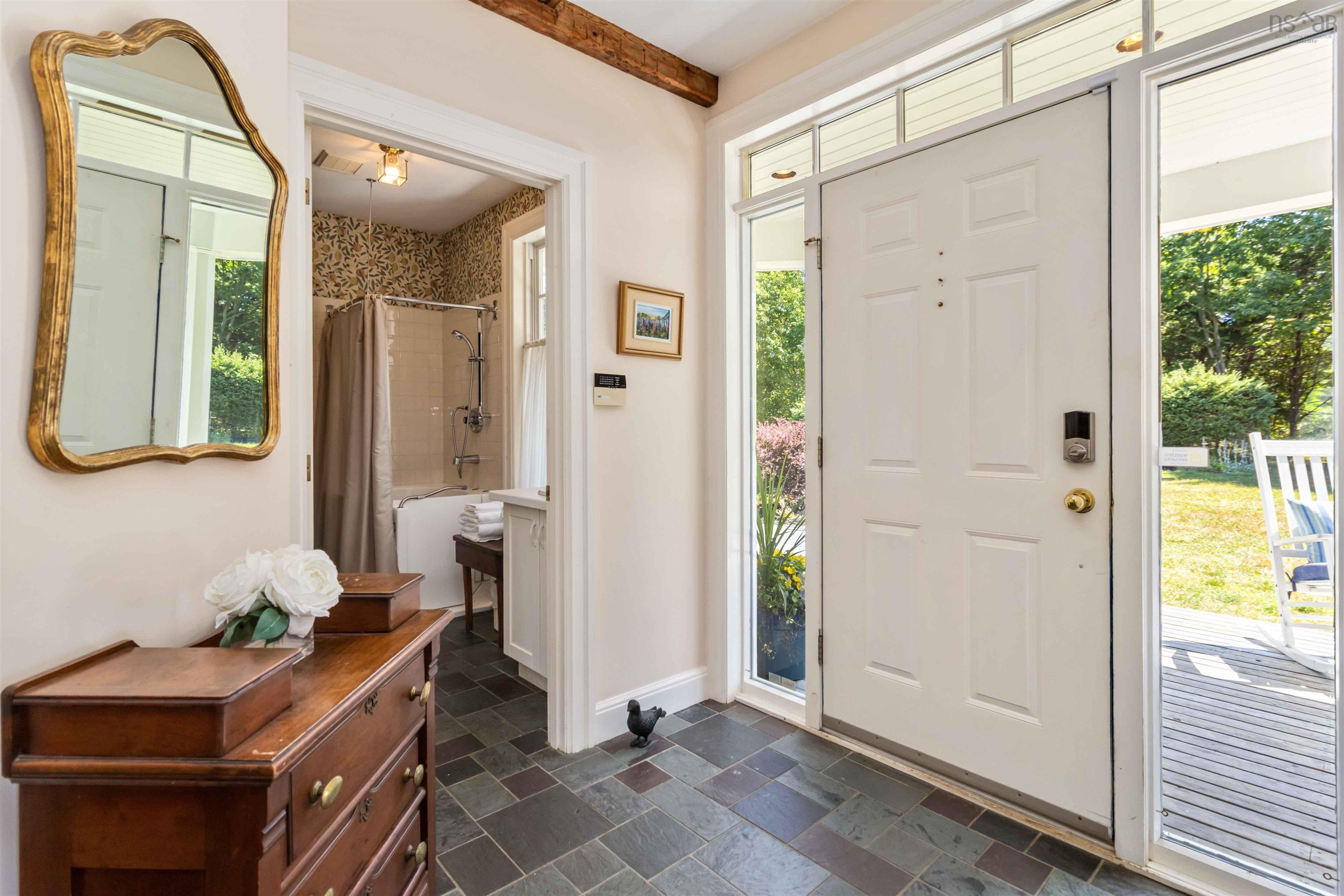 $1,600,000.00: 626 Sleepy Hollow Road, Oakland