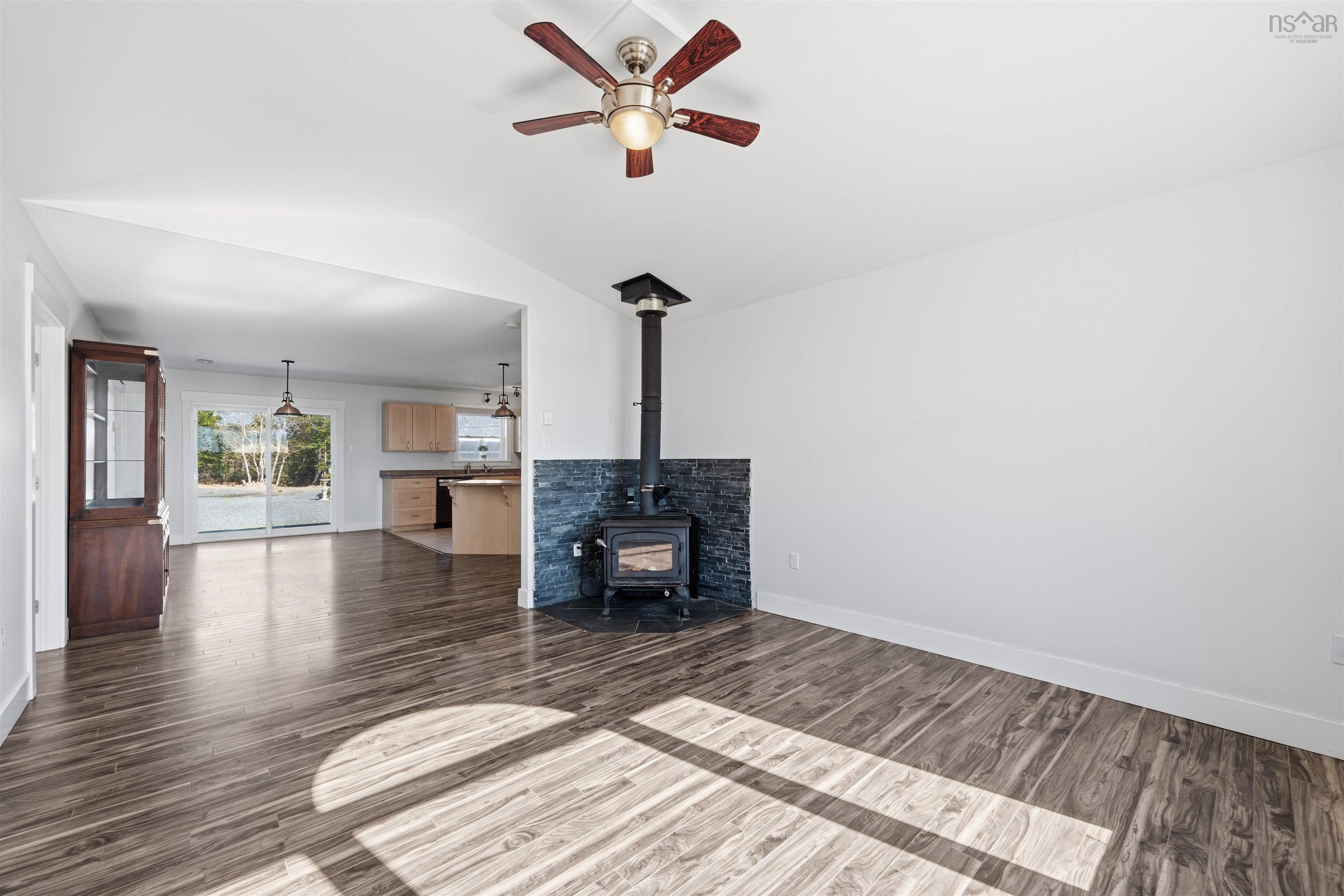 $559,000.00: 281 Heselton Drive, Ostrea Lake