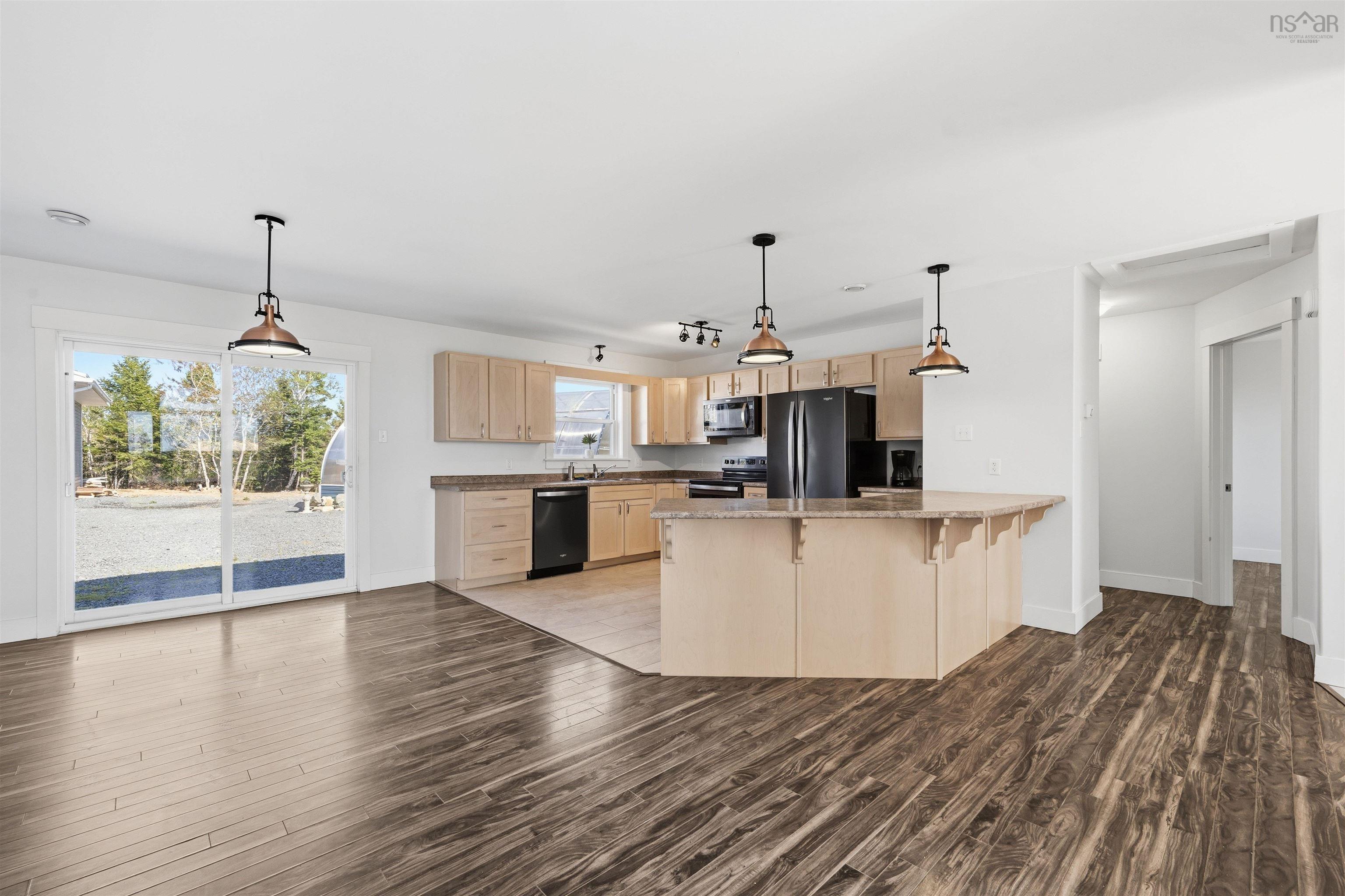 $559,000.00: 281 Heselton Drive, Ostrea Lake