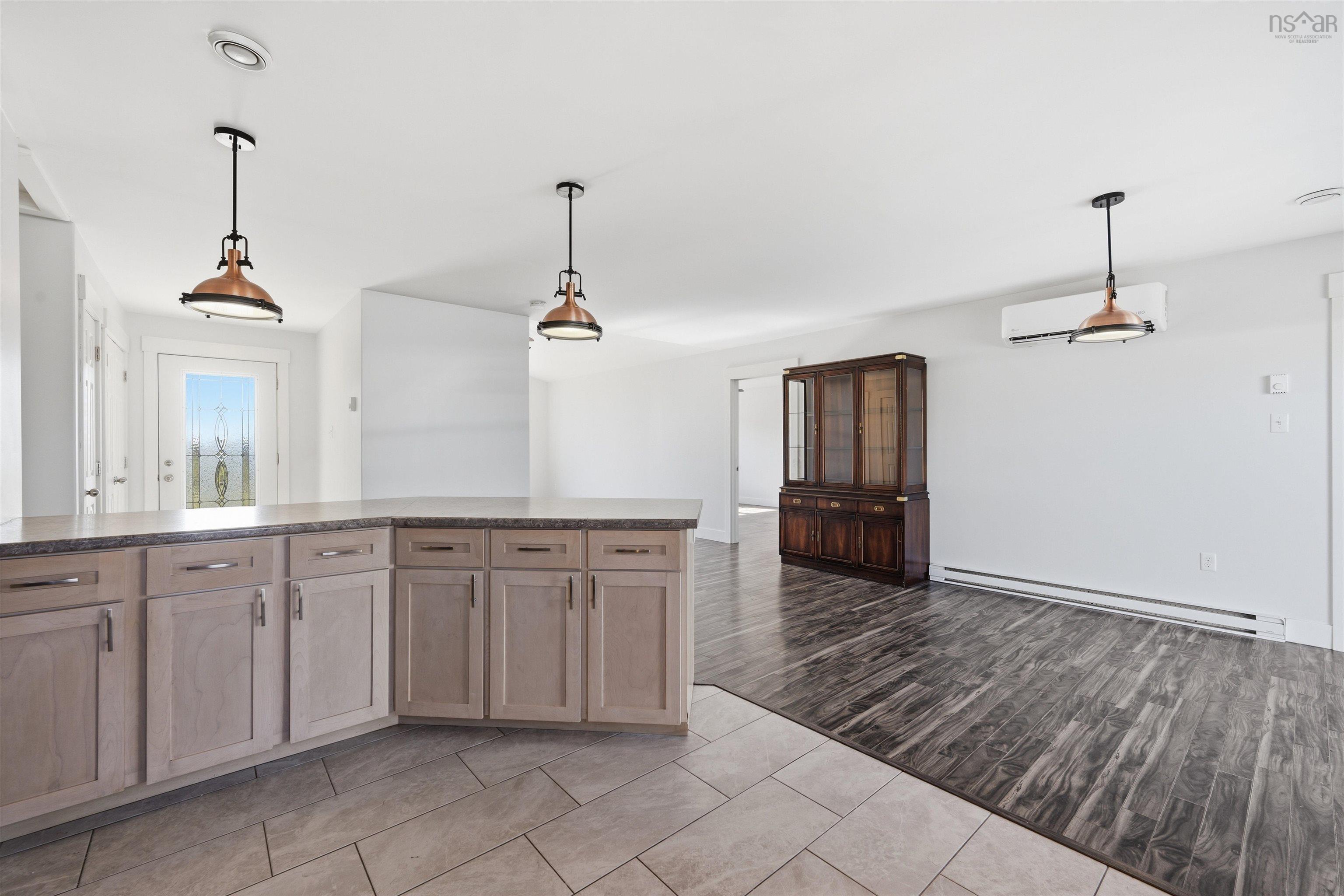 $559,000.00: 281 Heselton Drive, Ostrea Lake