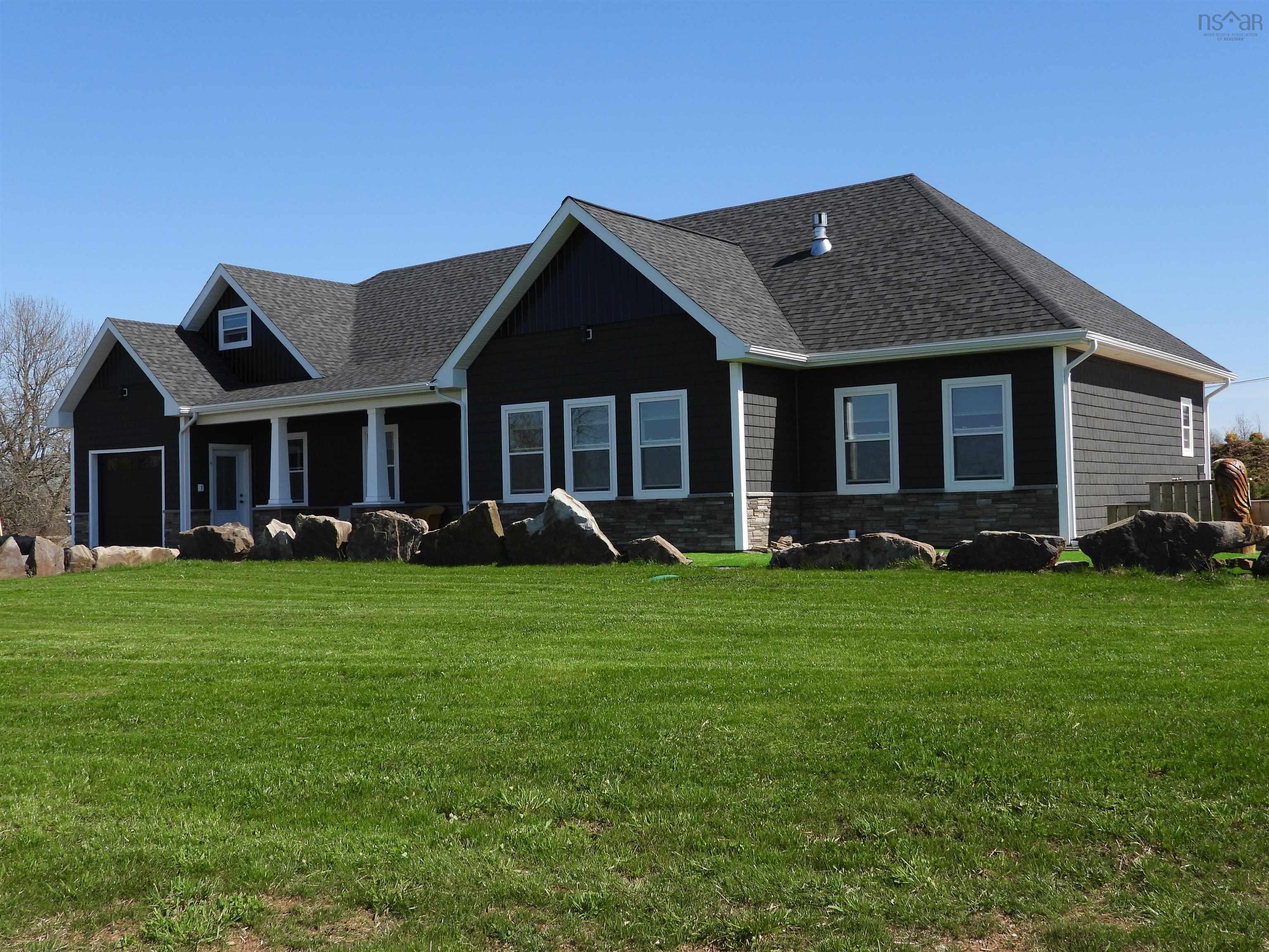 $945,000.00: 40 Old Oak Island Road, Lockhartville