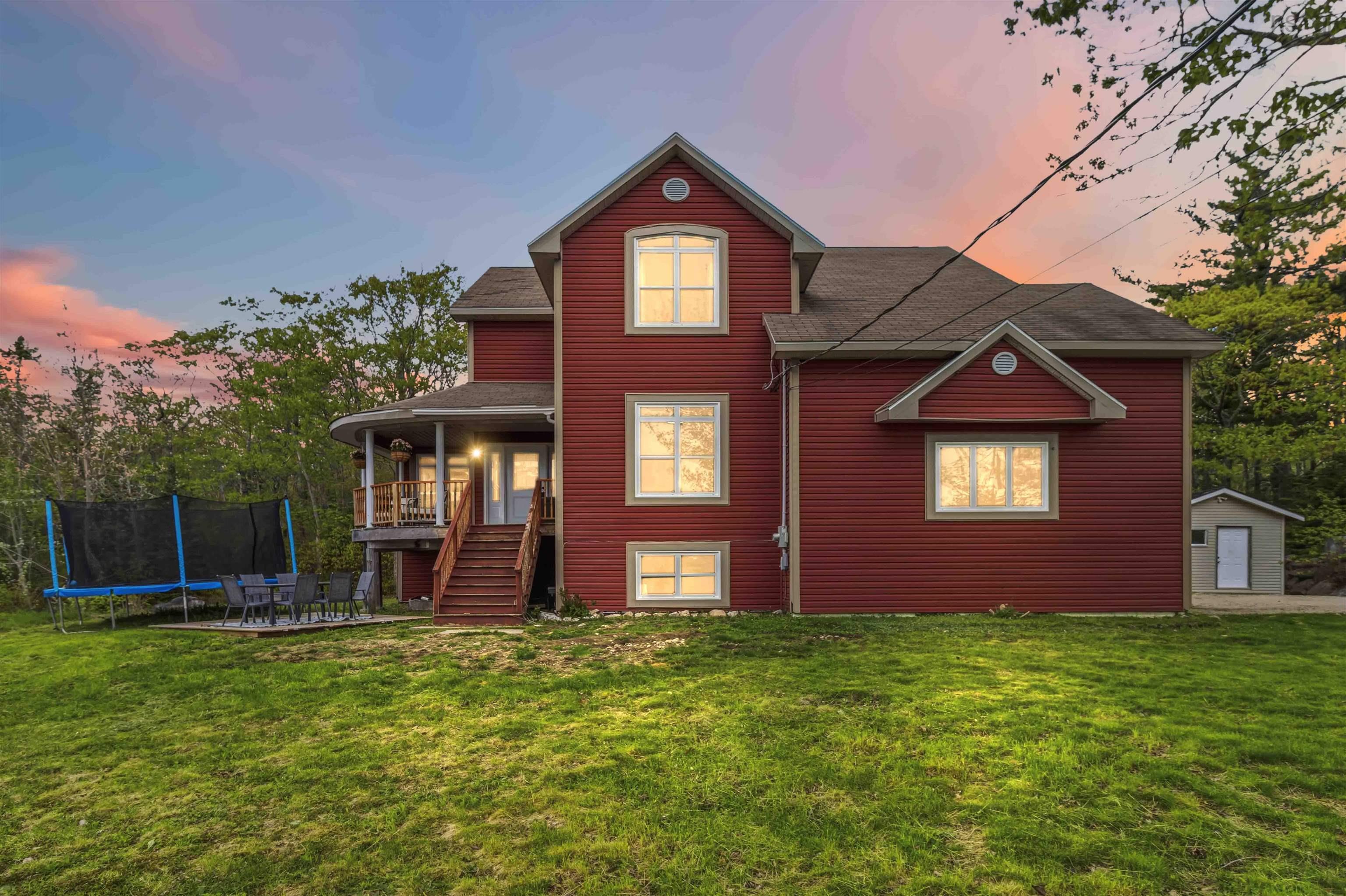 $649,900.00: 100 Clayton Drive, Hubbards