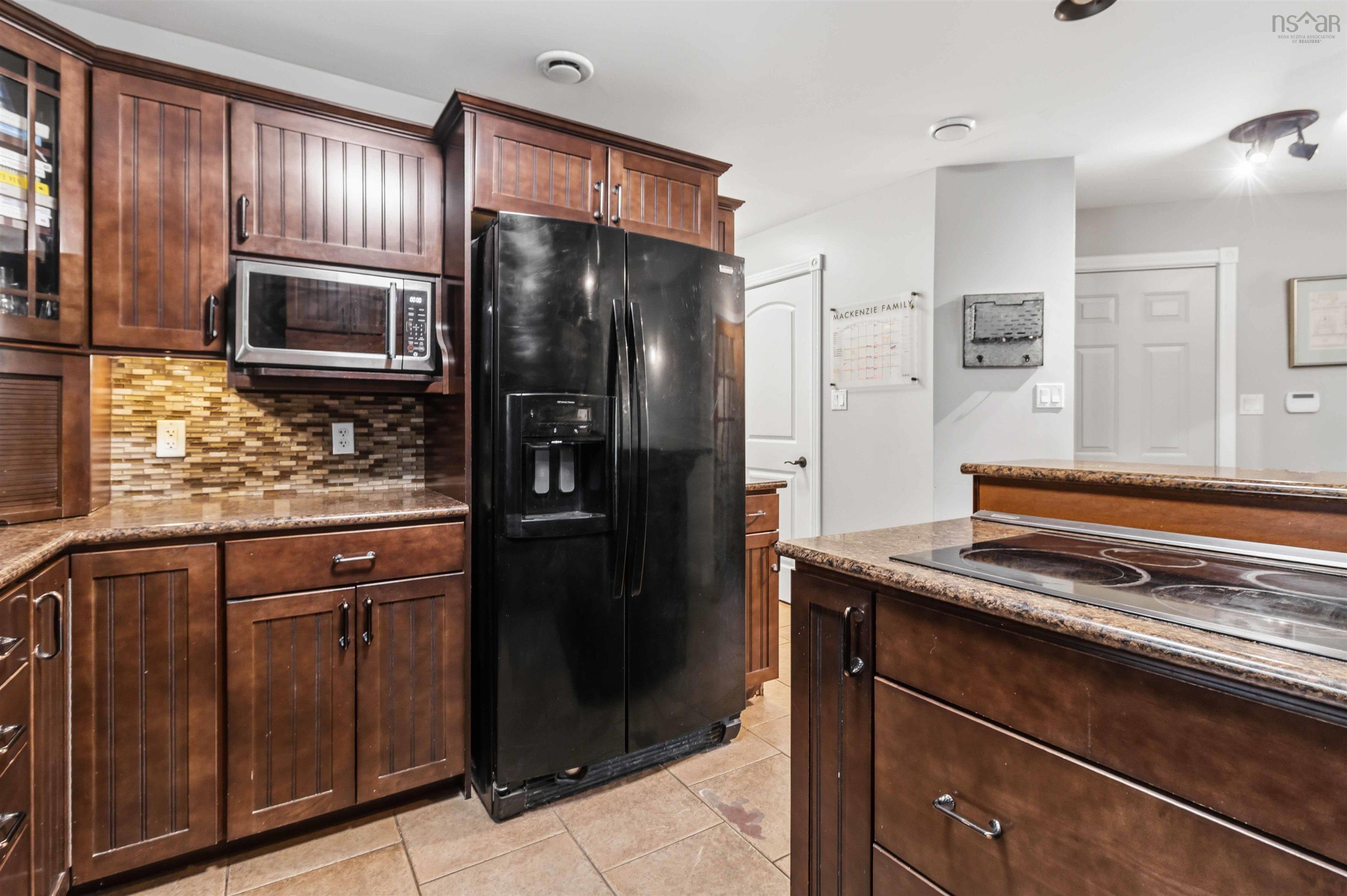$649,900.00: 100 Clayton Drive, Hubbards