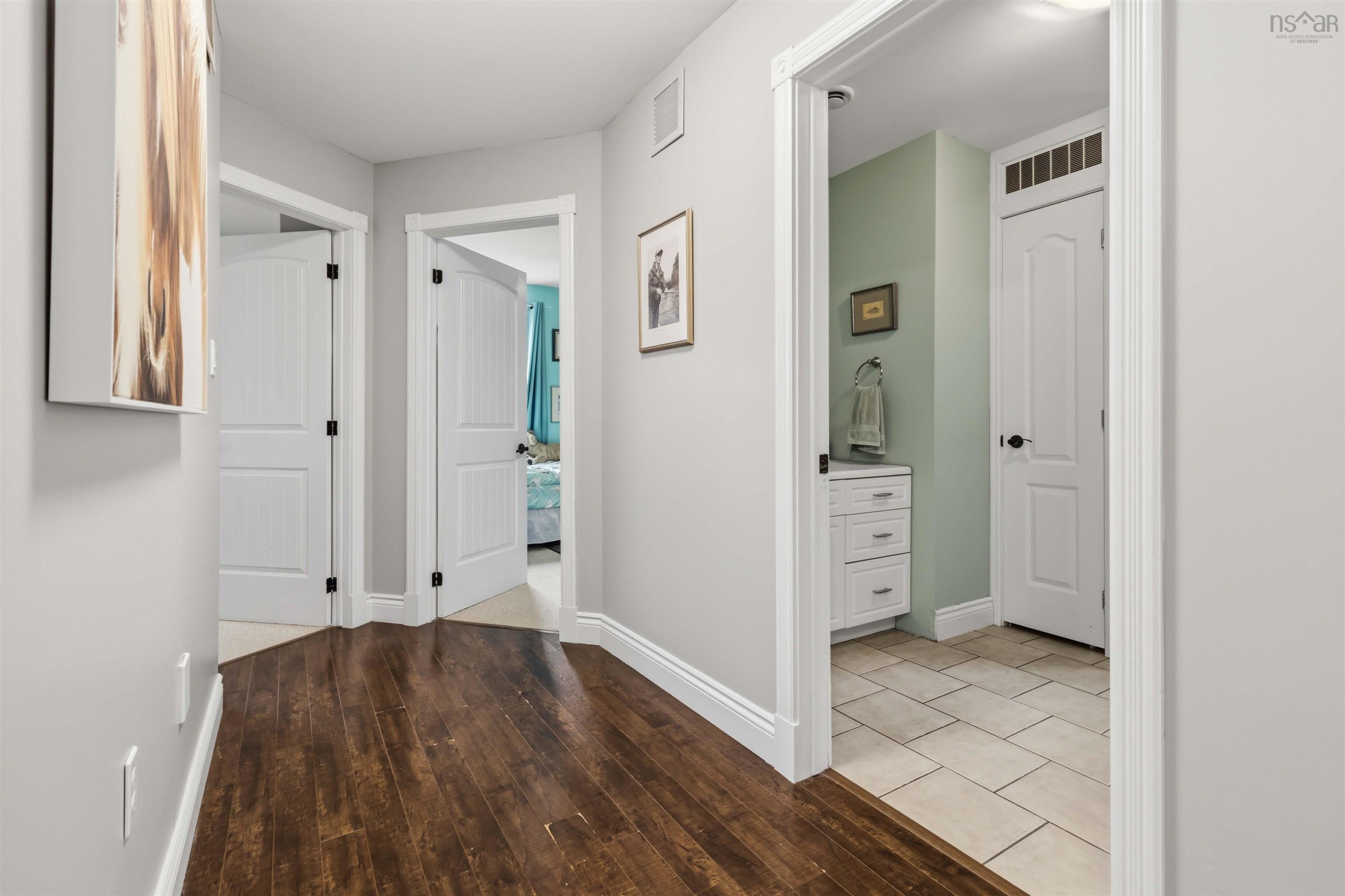 $649,900.00: 100 Clayton Drive, Hubbards