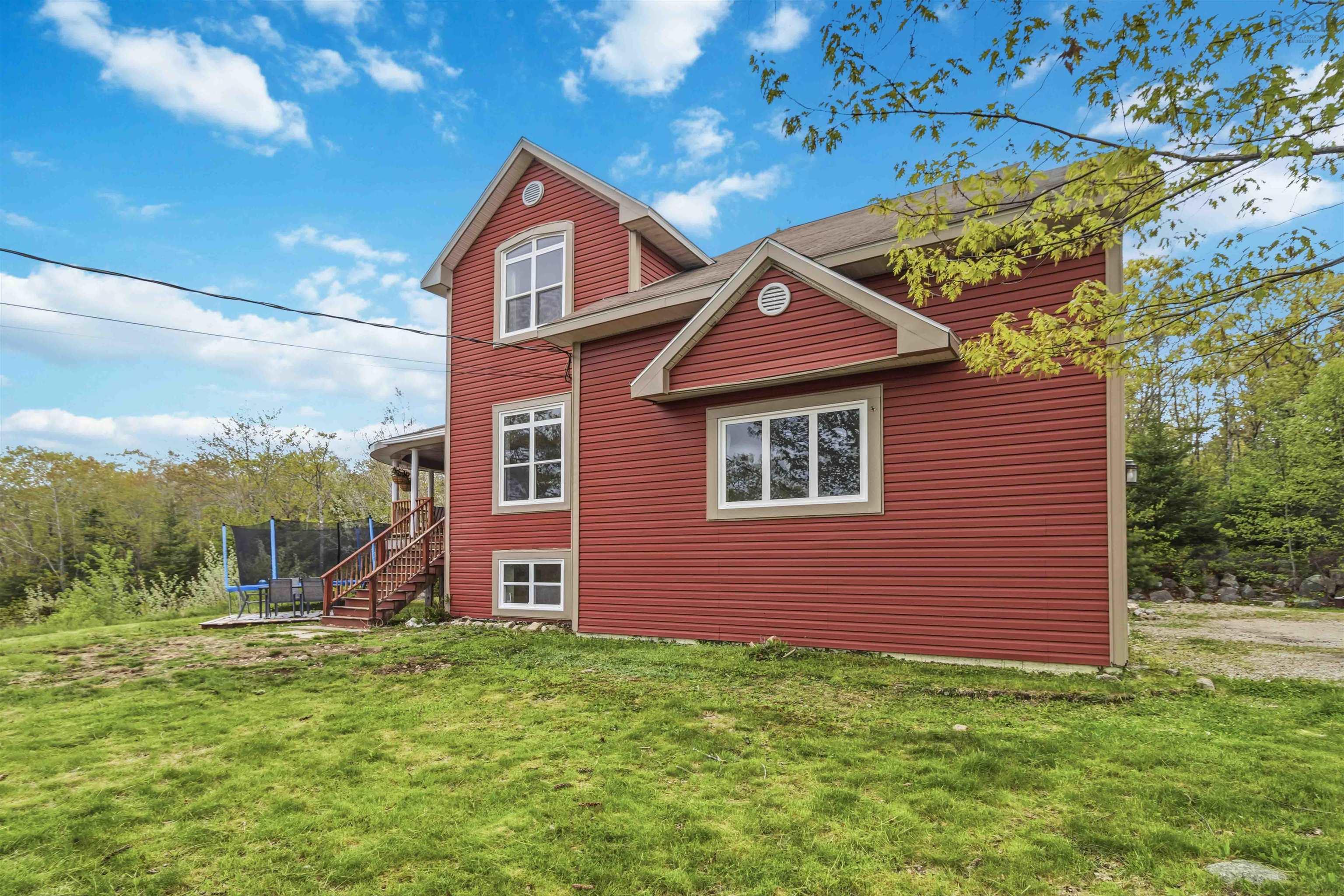 $649,900.00: 100 Clayton Drive, Hubbards