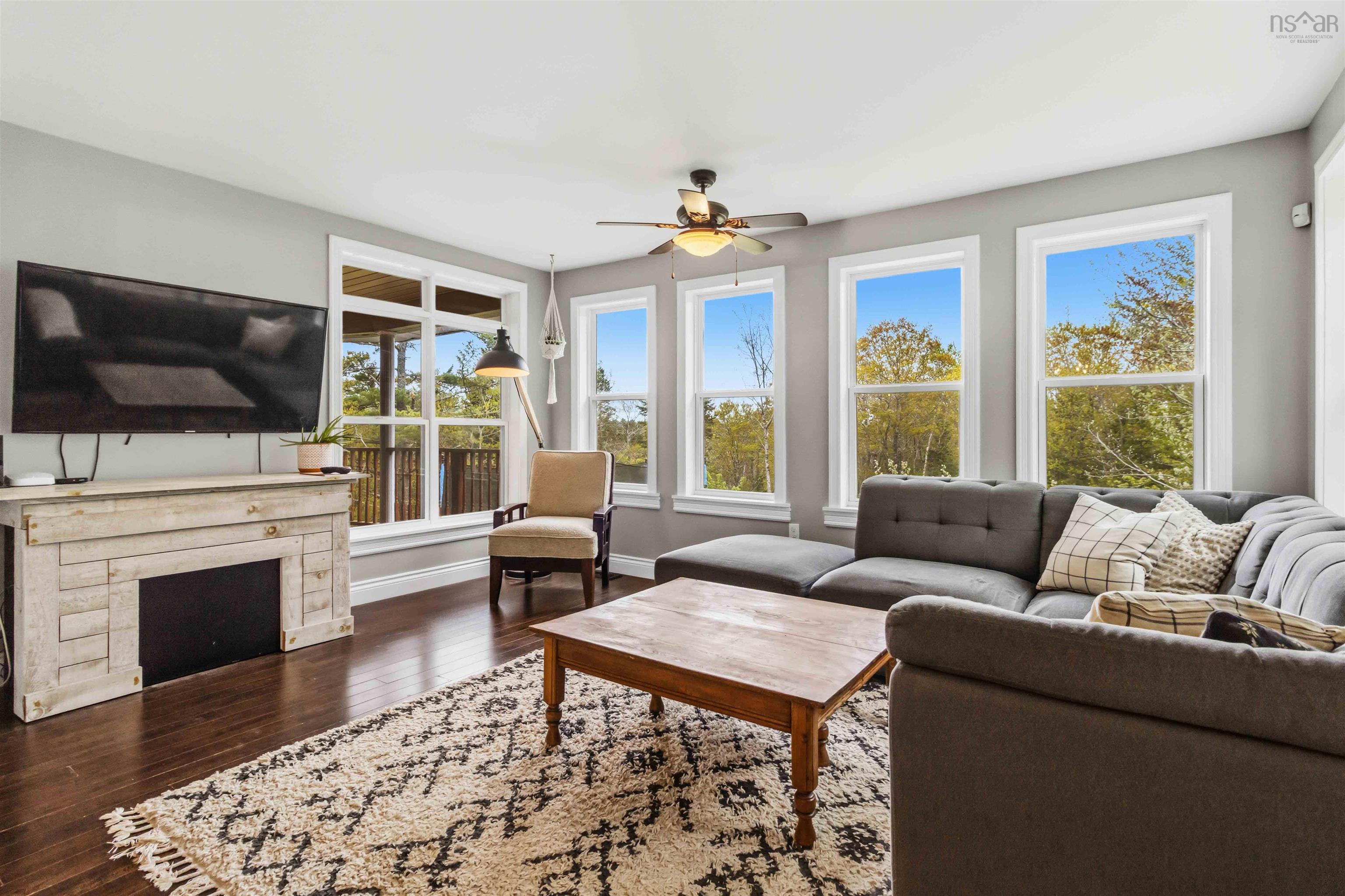 $649,900.00: 100 Clayton Drive, Hubbards