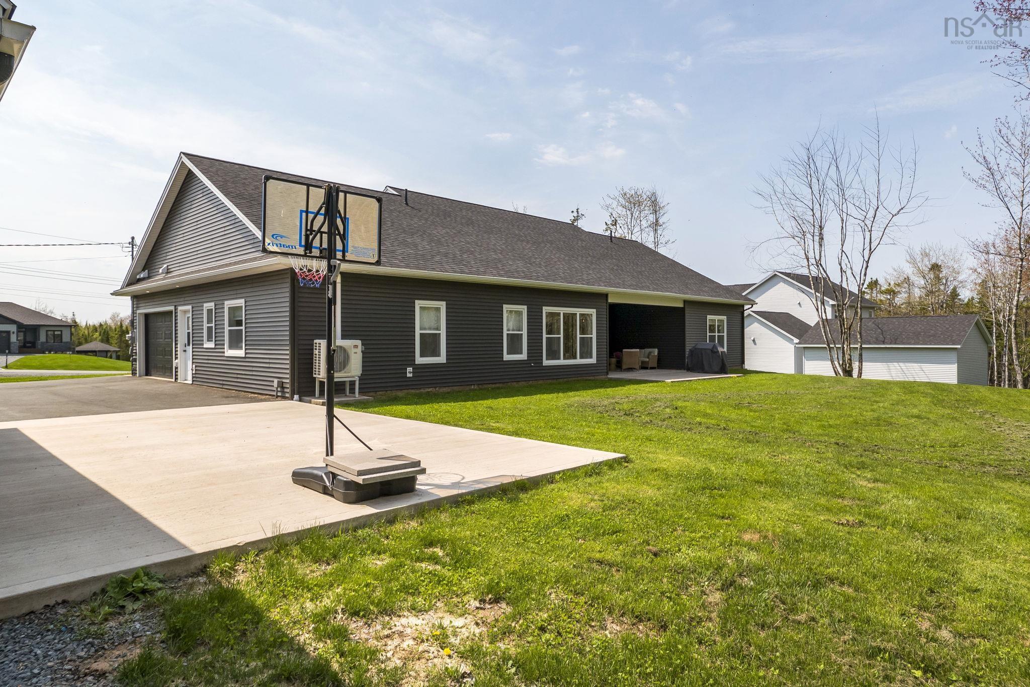 $899,900.00: 67 Deer Run Lane, Belnan