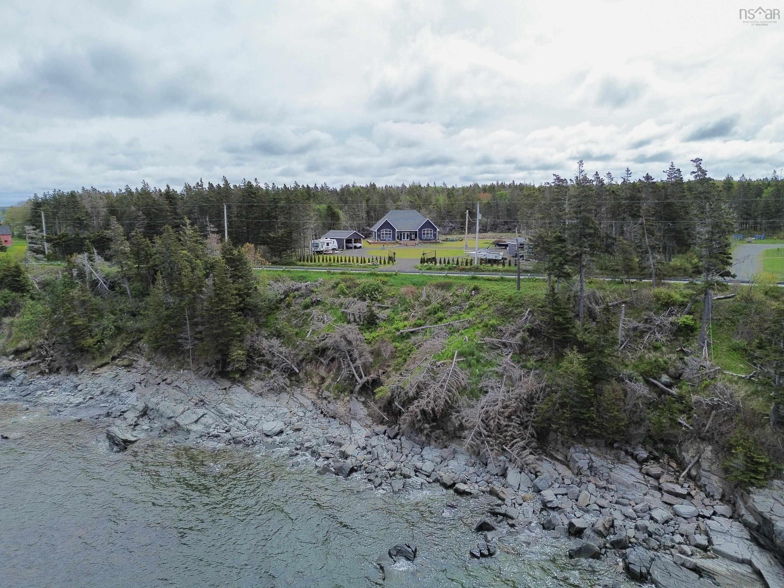 $739,900.00: 684 Riverside Road, New Edinburgh
