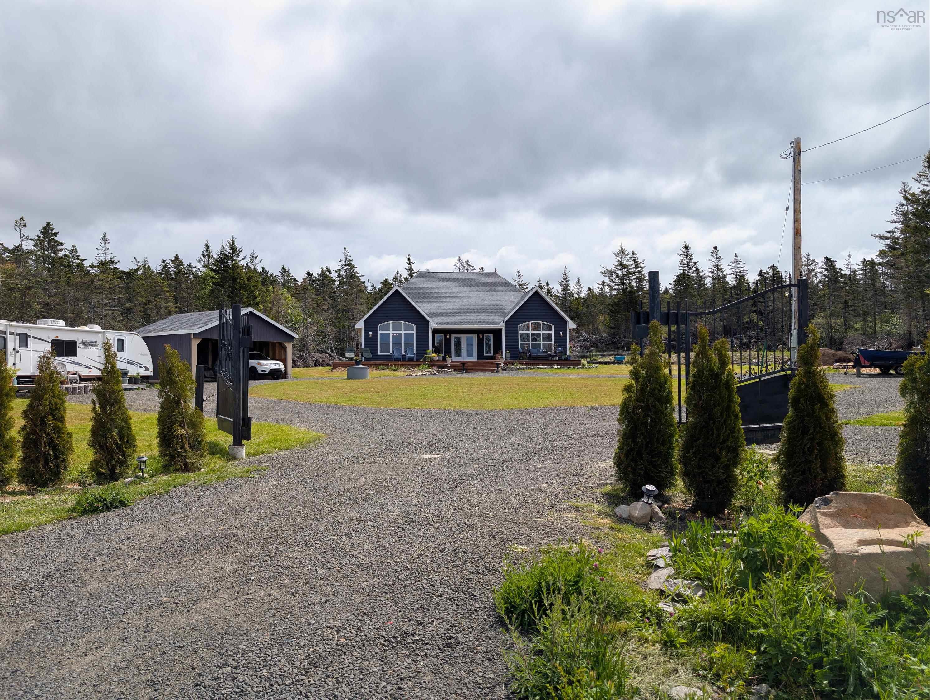 $739,900.00: 684 Riverside Road, New Edinburgh