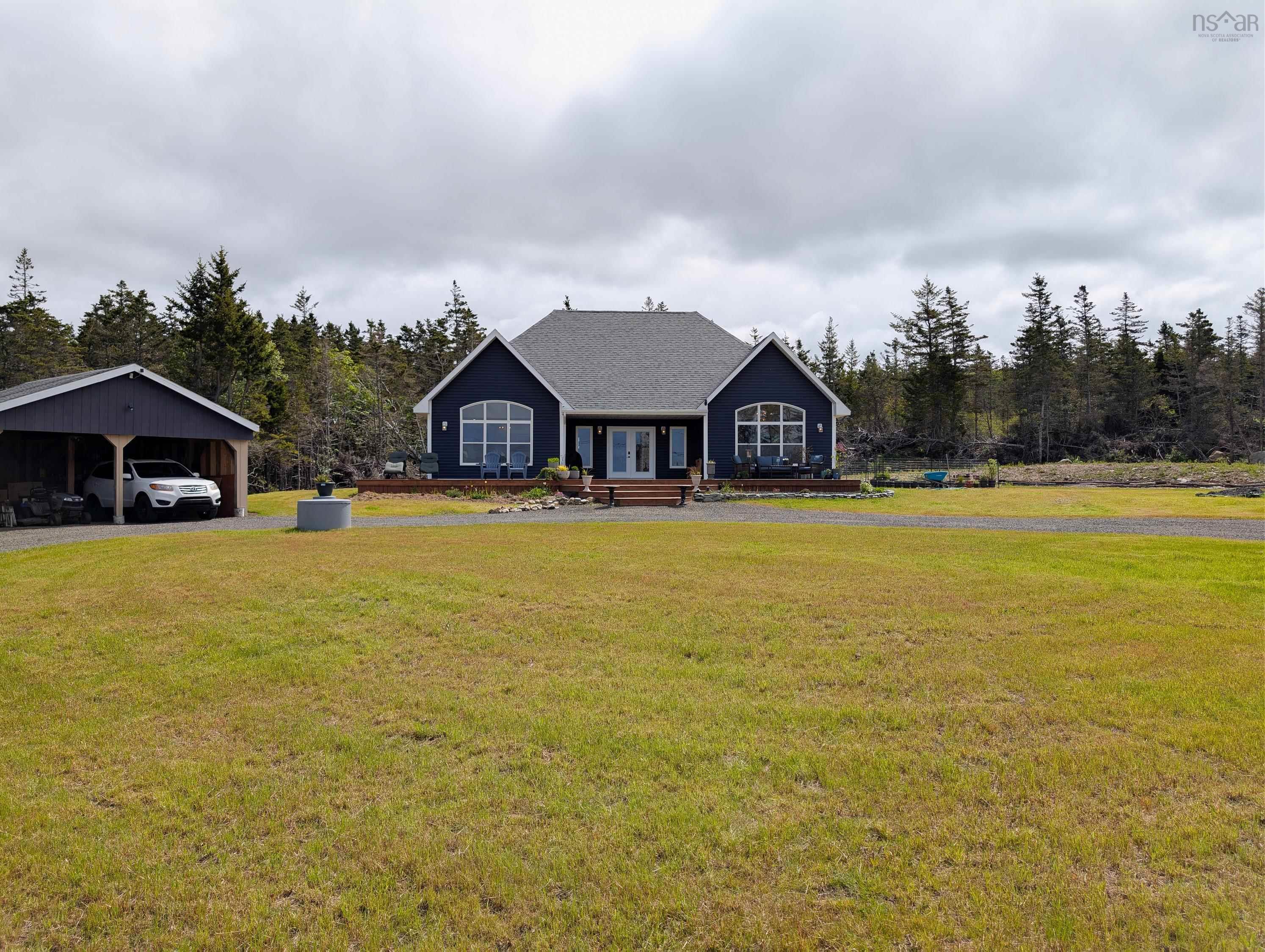 $739,900.00: 684 Riverside Road, New Edinburgh