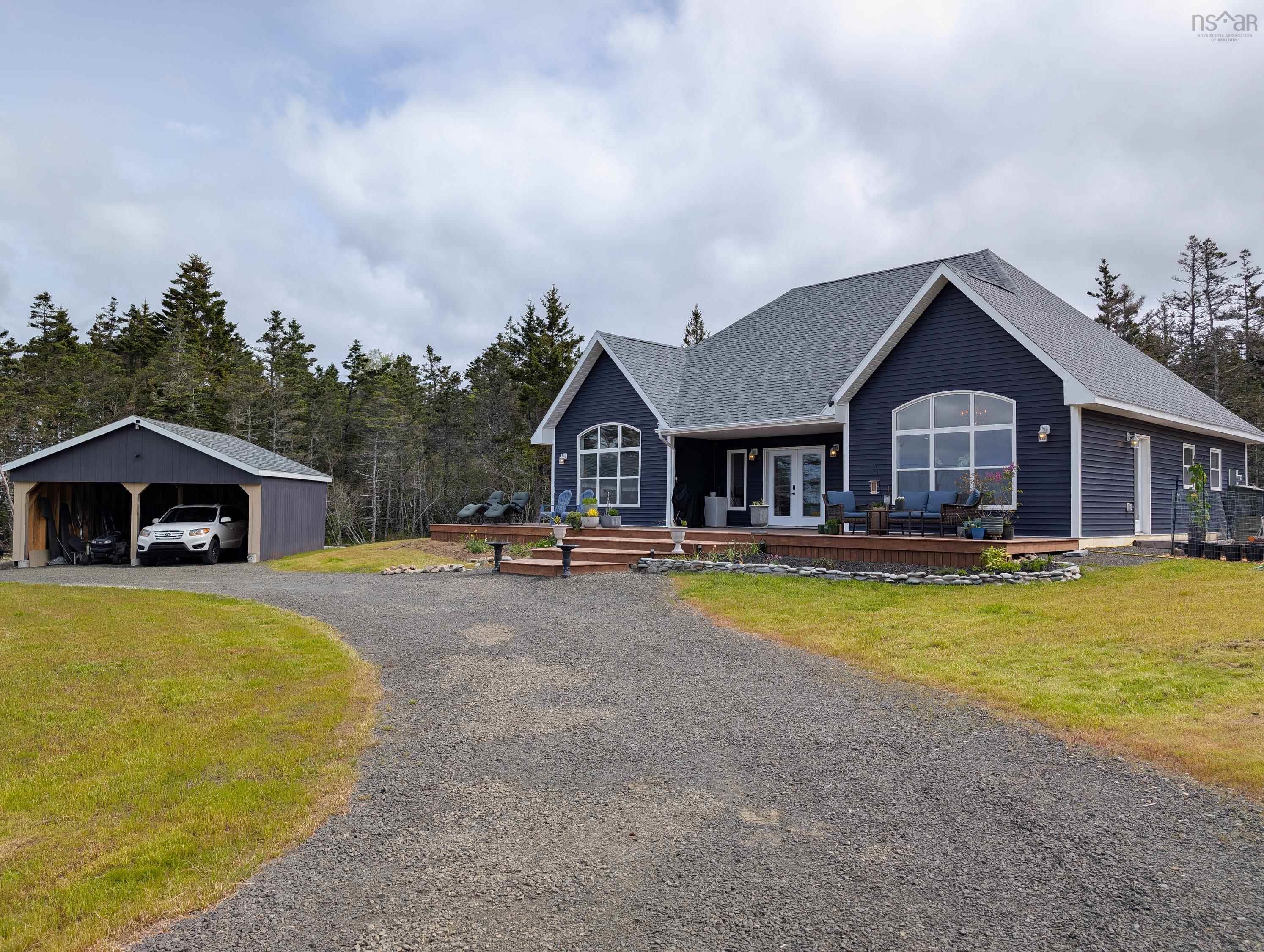 $739,900.00: 684 Riverside Road, New Edinburgh