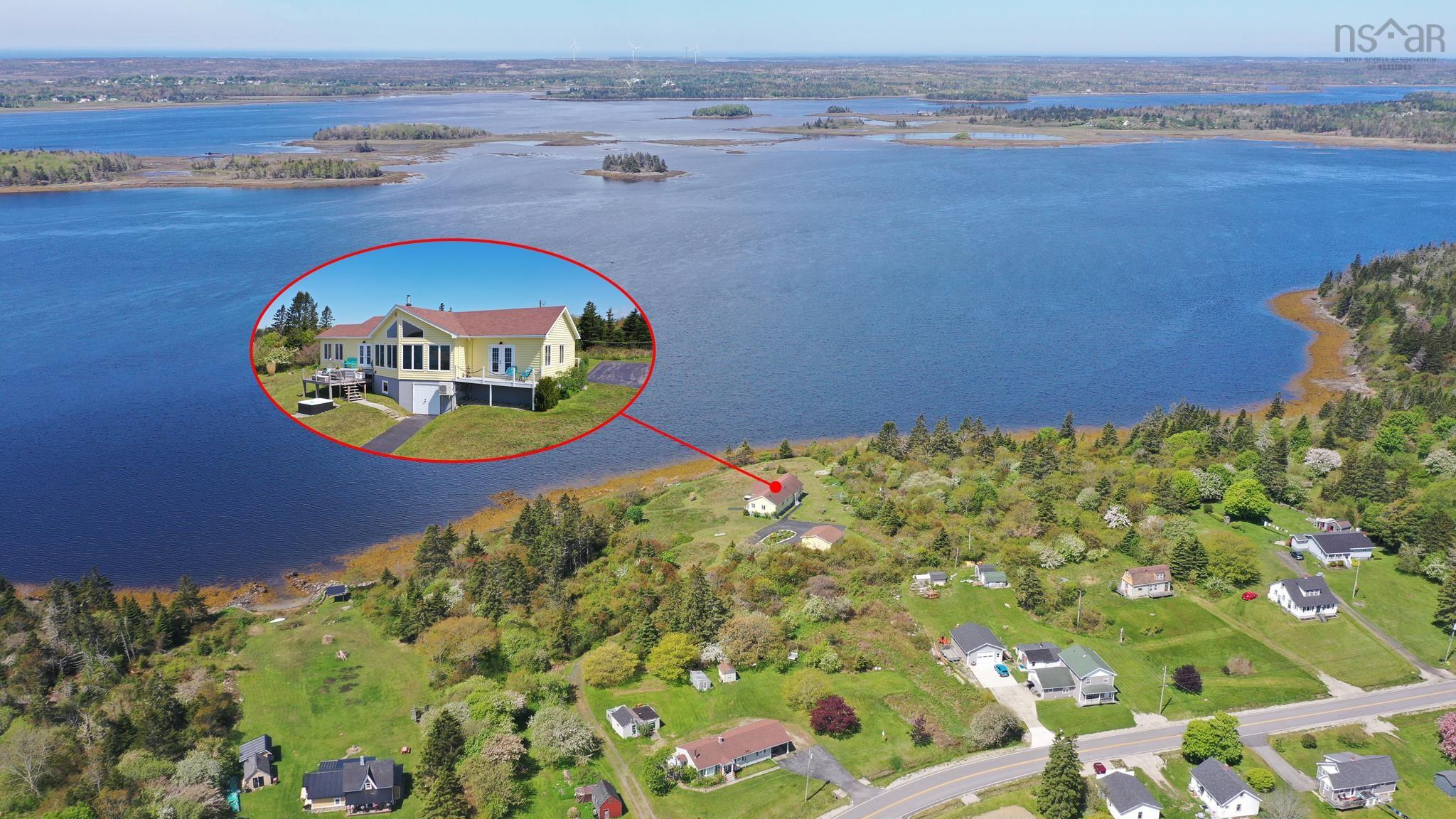 $448,900.00: 1445 308 Highway, Surette's Island
