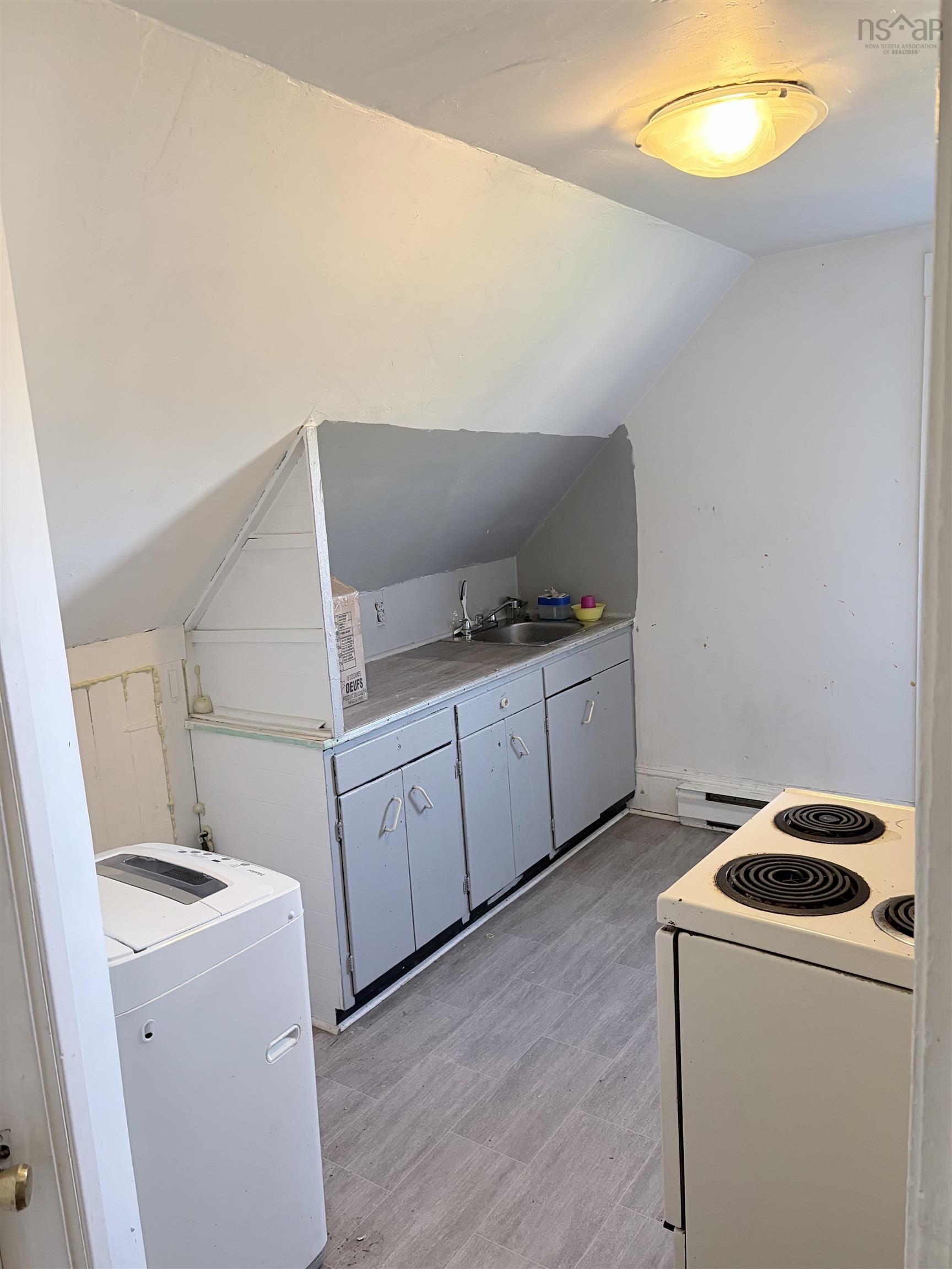 $250,000.00: 63 Dolbin Street, Sydney