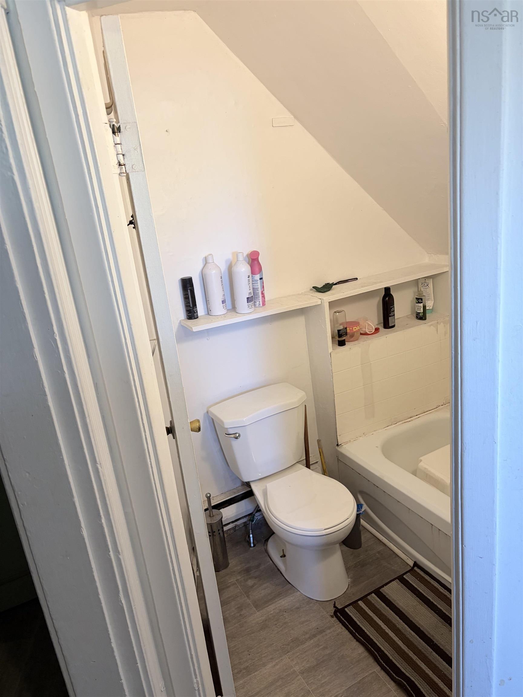 $250,000.00: 63 Dolbin Street, Sydney