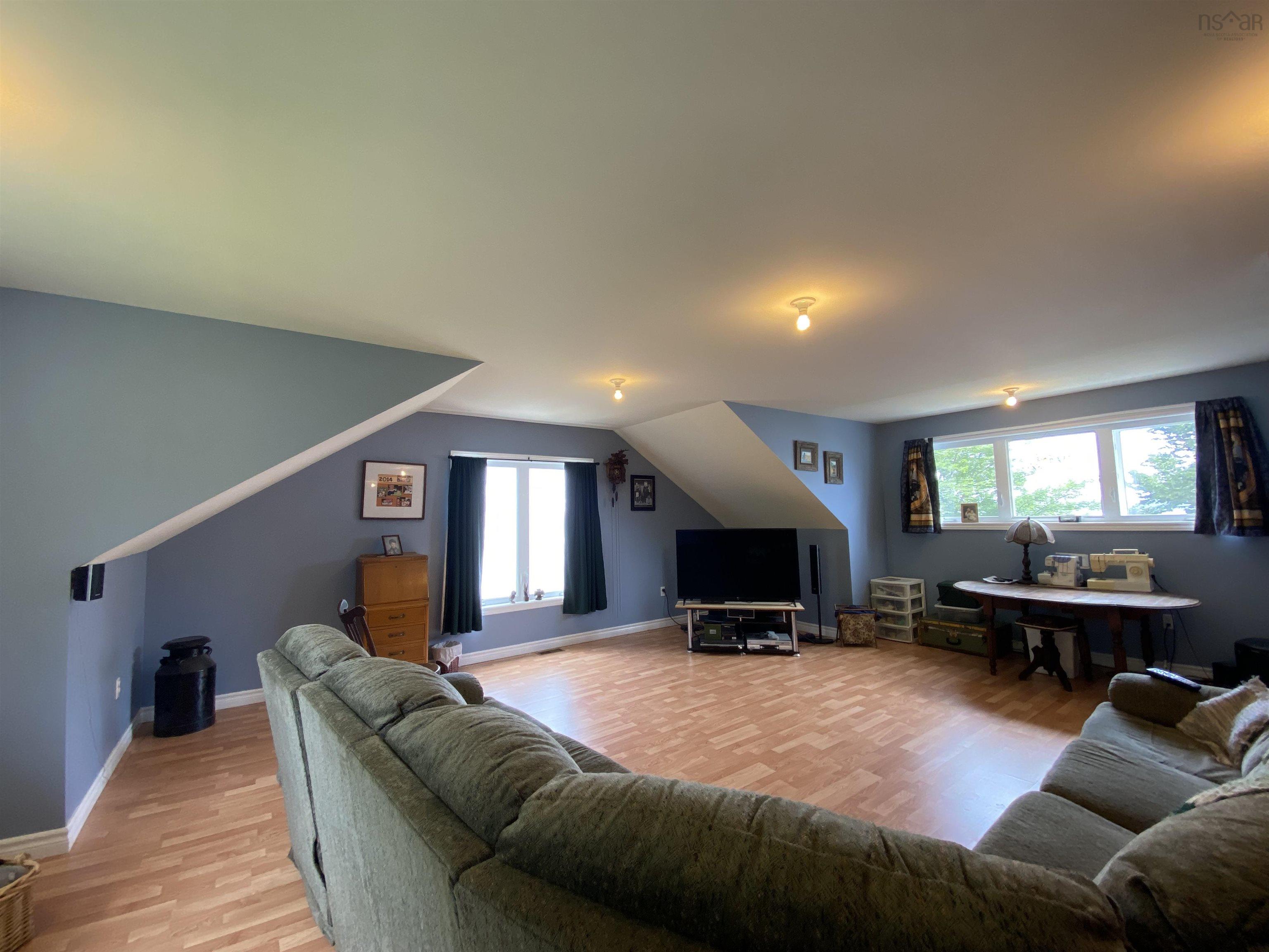 $699,000.00: 5276 Marble Mountain Rd., Marble Mountain