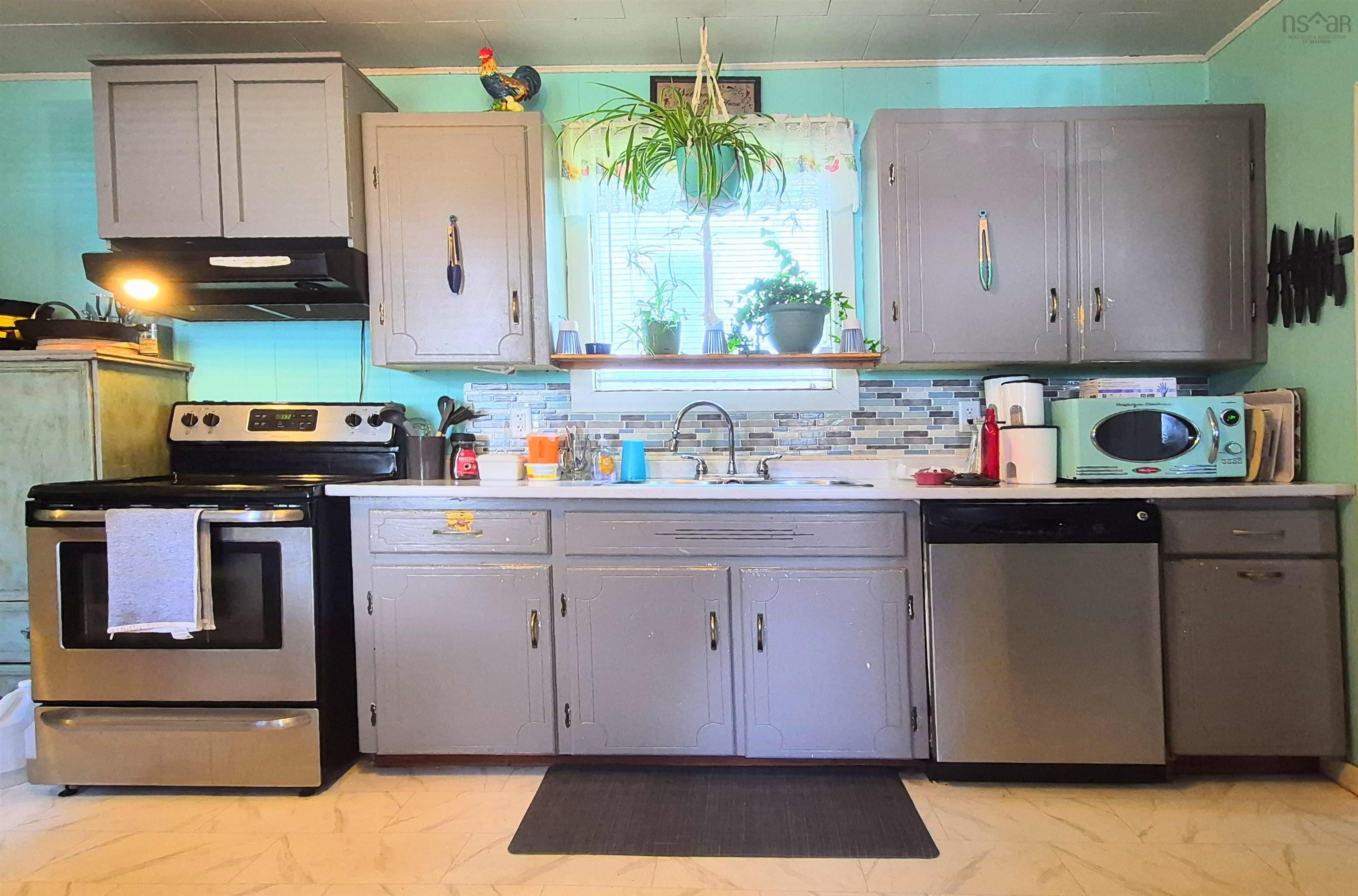 $184,500.00: 121 Main Street, Springhill