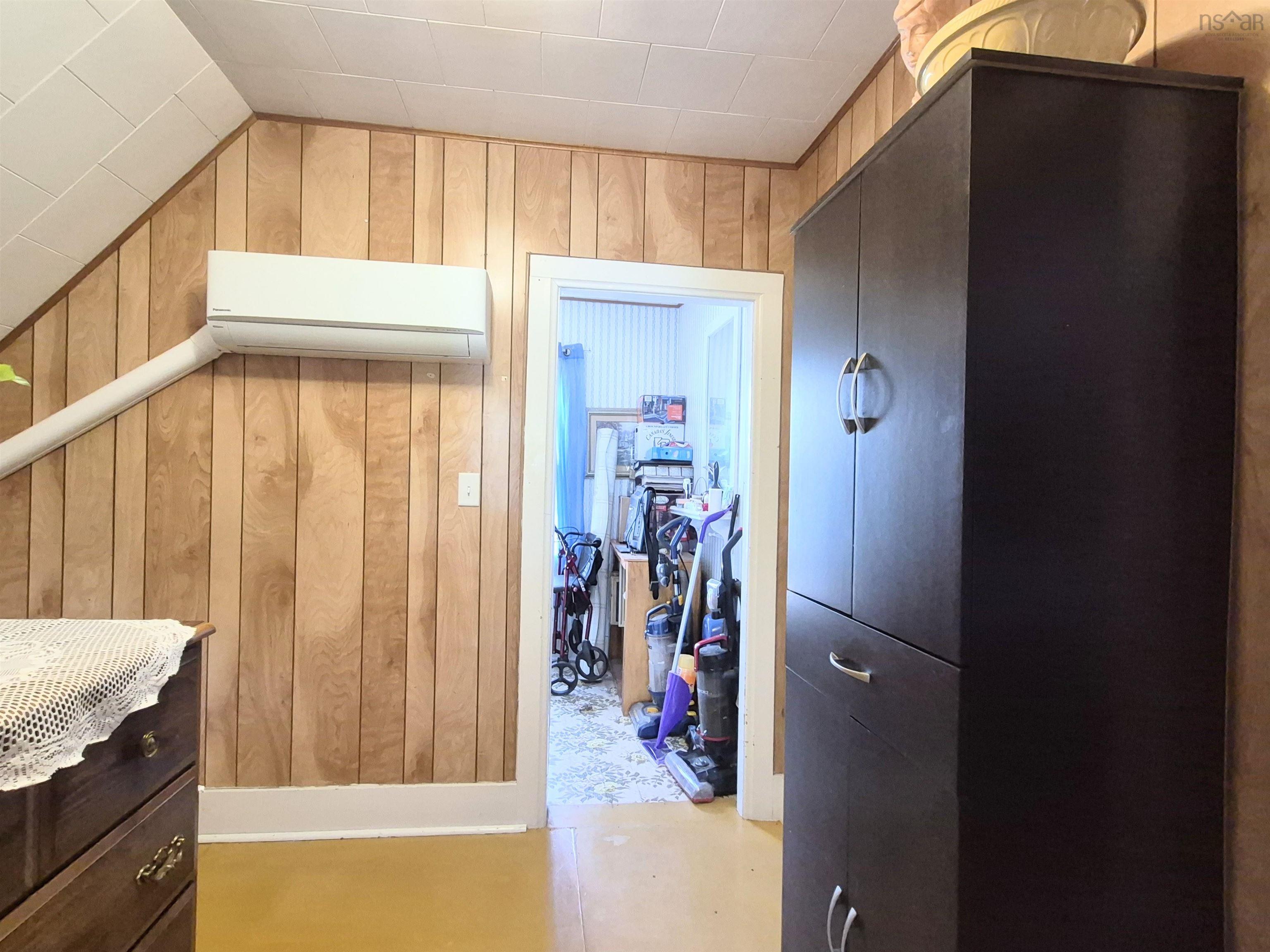 $184,500.00: 121 Main Street, Springhill