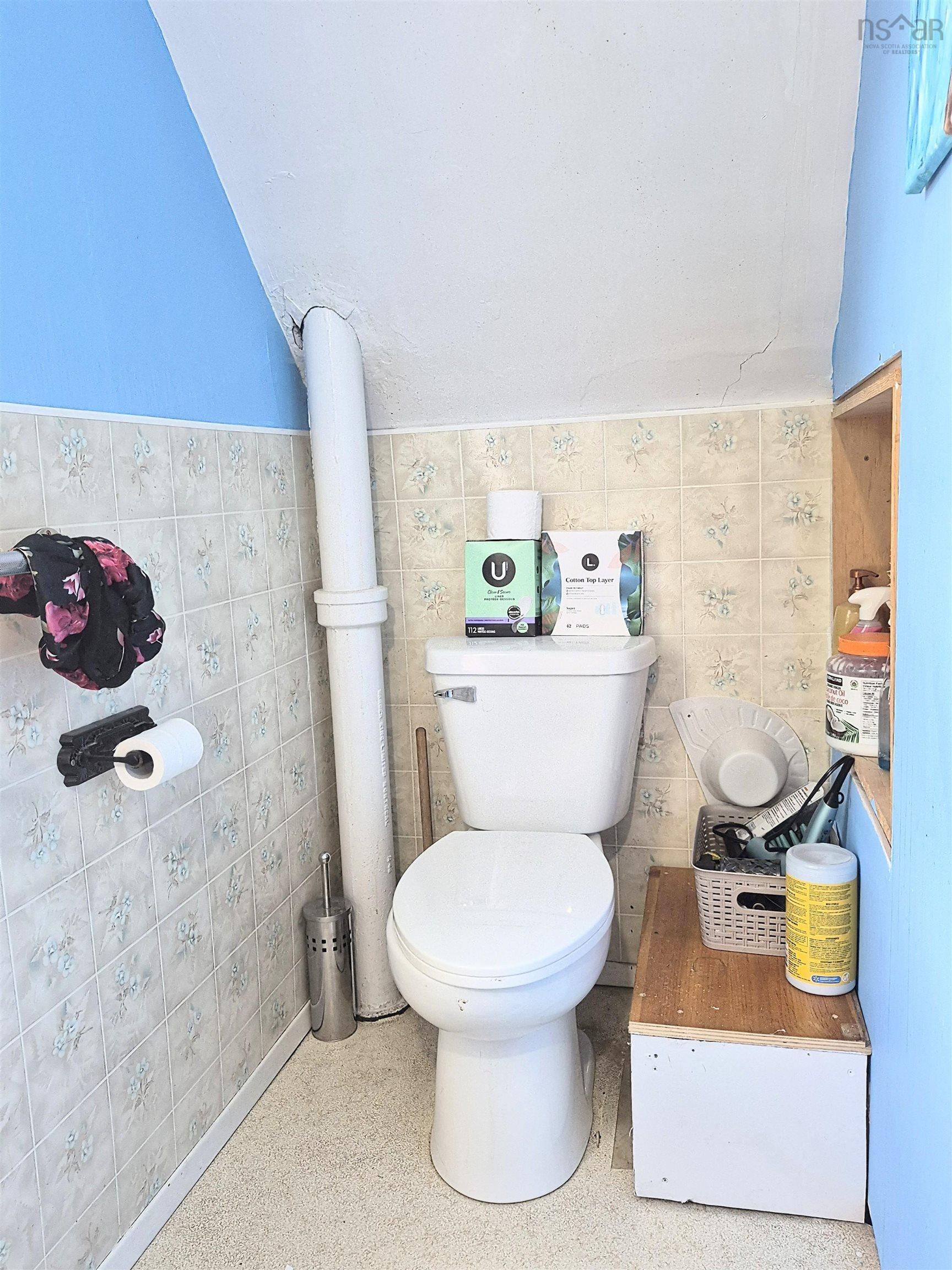 $184,500.00: 121 Main Street, Springhill