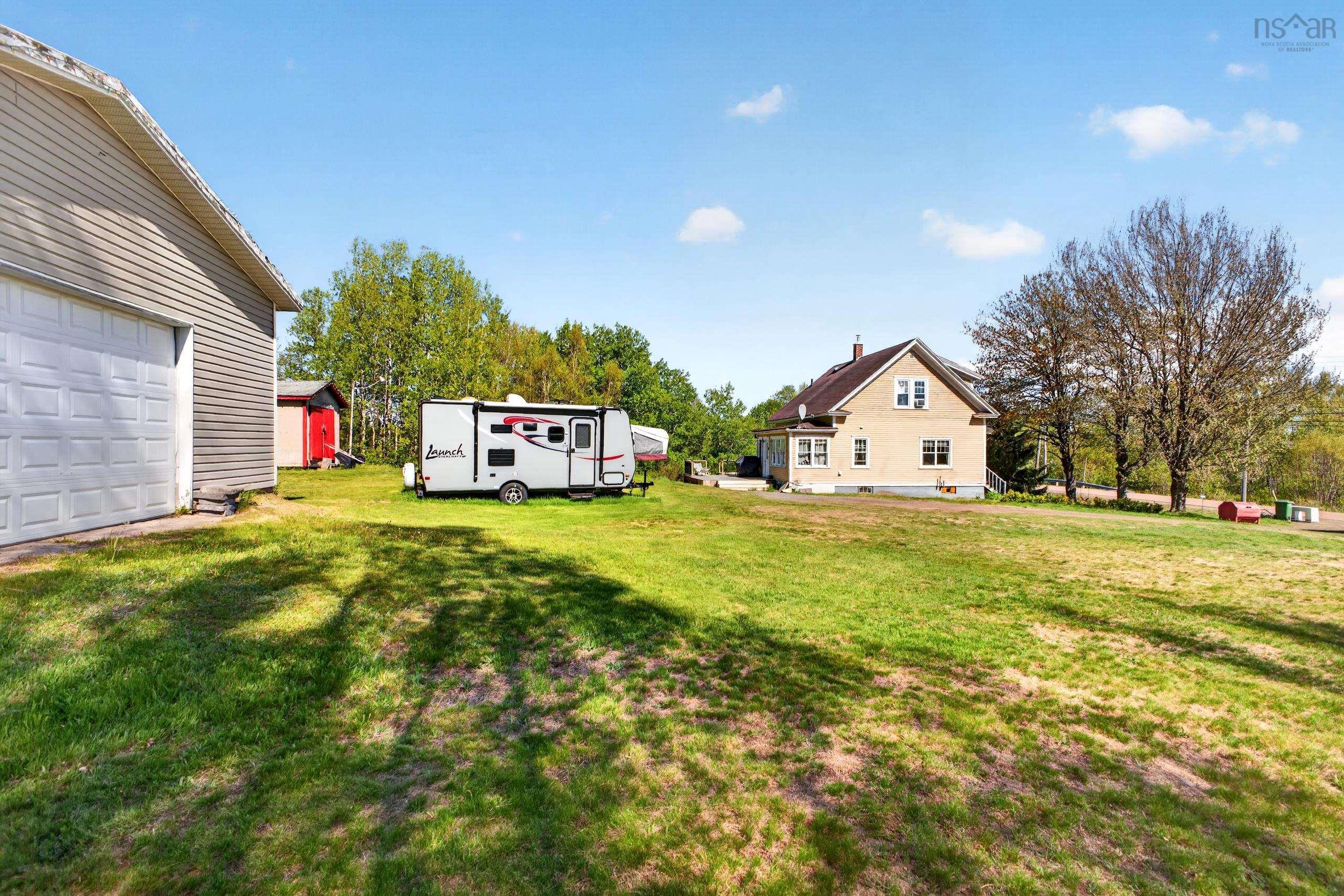 $317,900.00: 16364 Highway 2, Springhill Junction