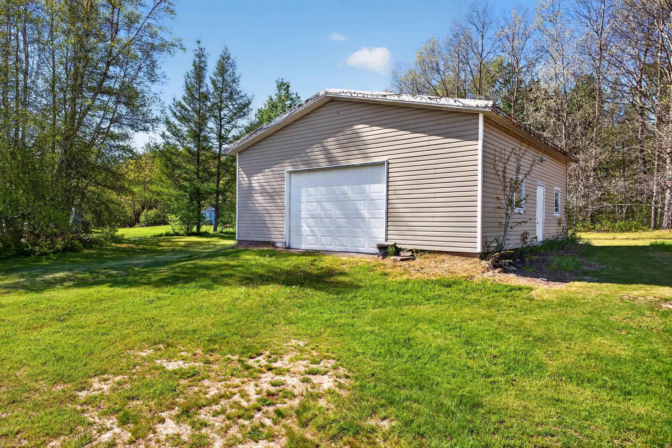 $317,900.00: 16364 Highway 2, Springhill Junction